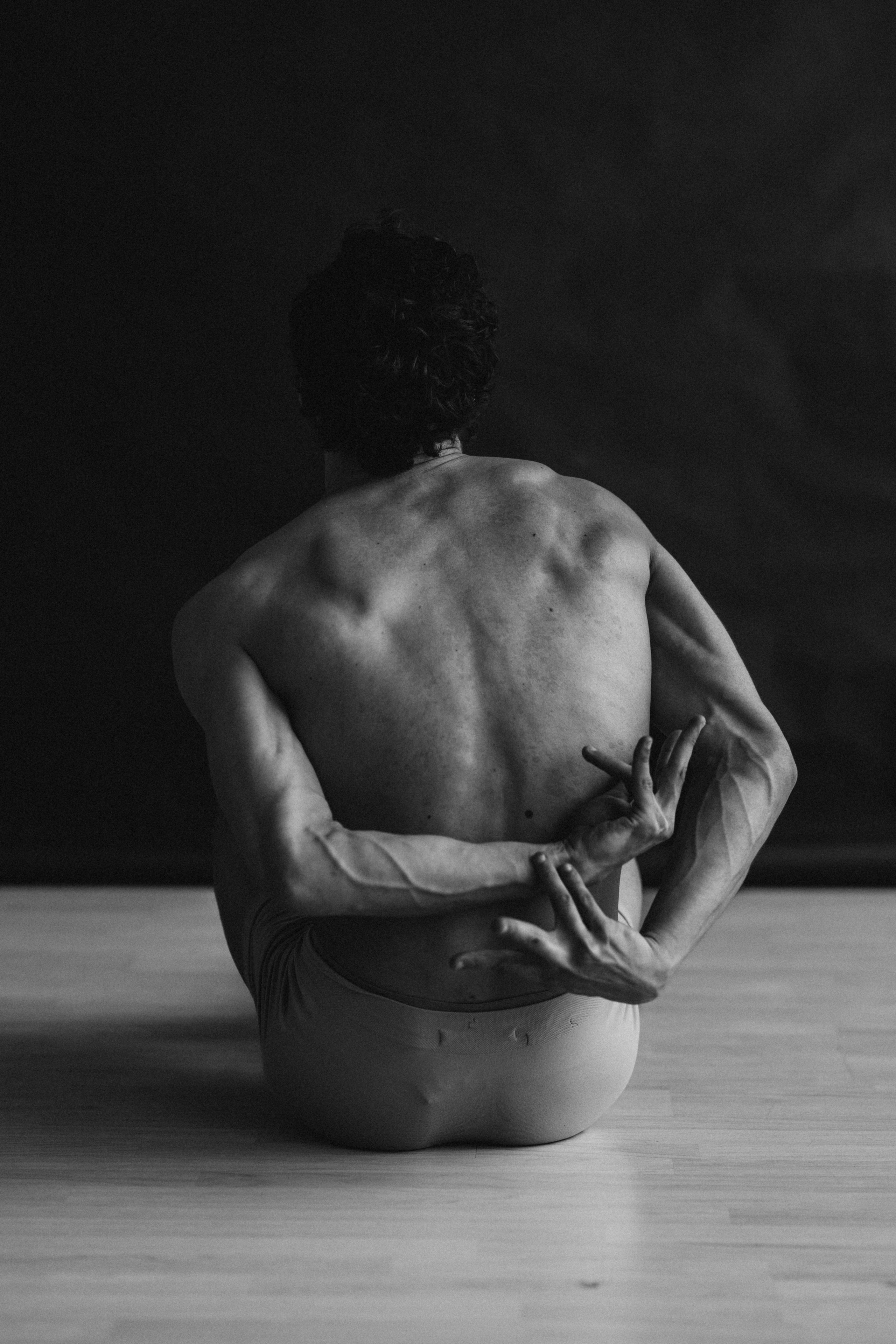 DANCERS. Victoria Olonen – Cinematic Portrait Artist | Helsinki & Europe
