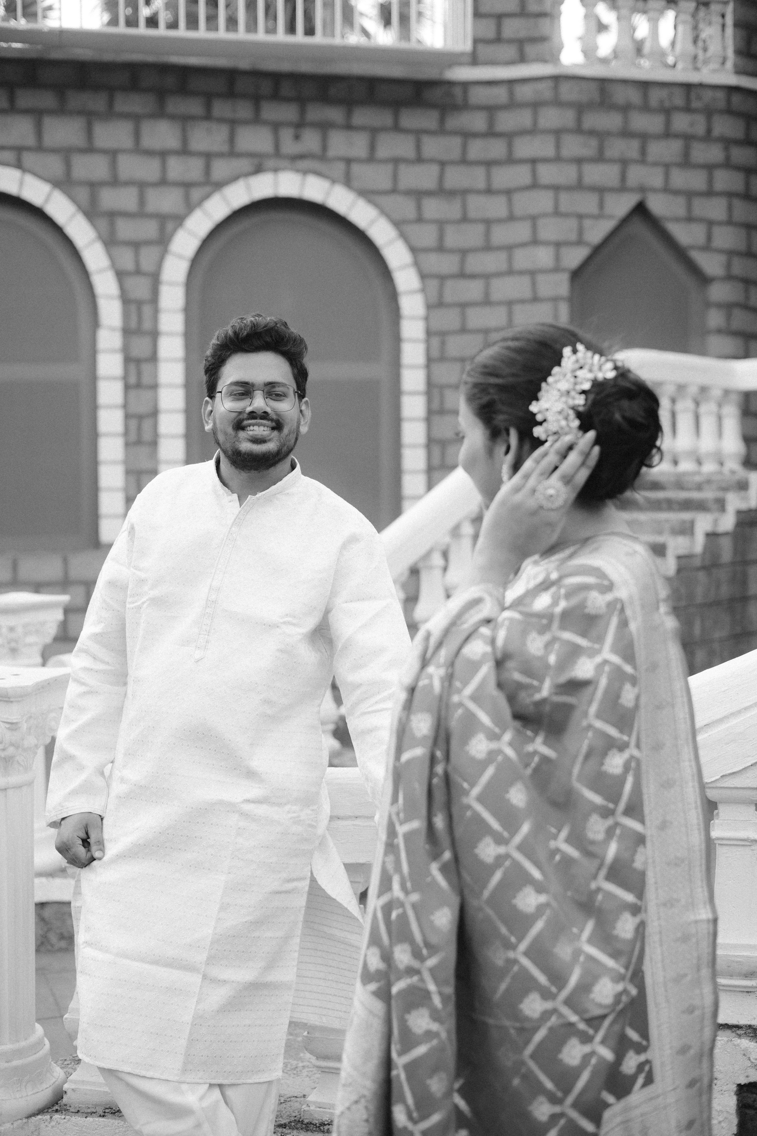 COUPLE SESSIONS. Love Emotions Weddings