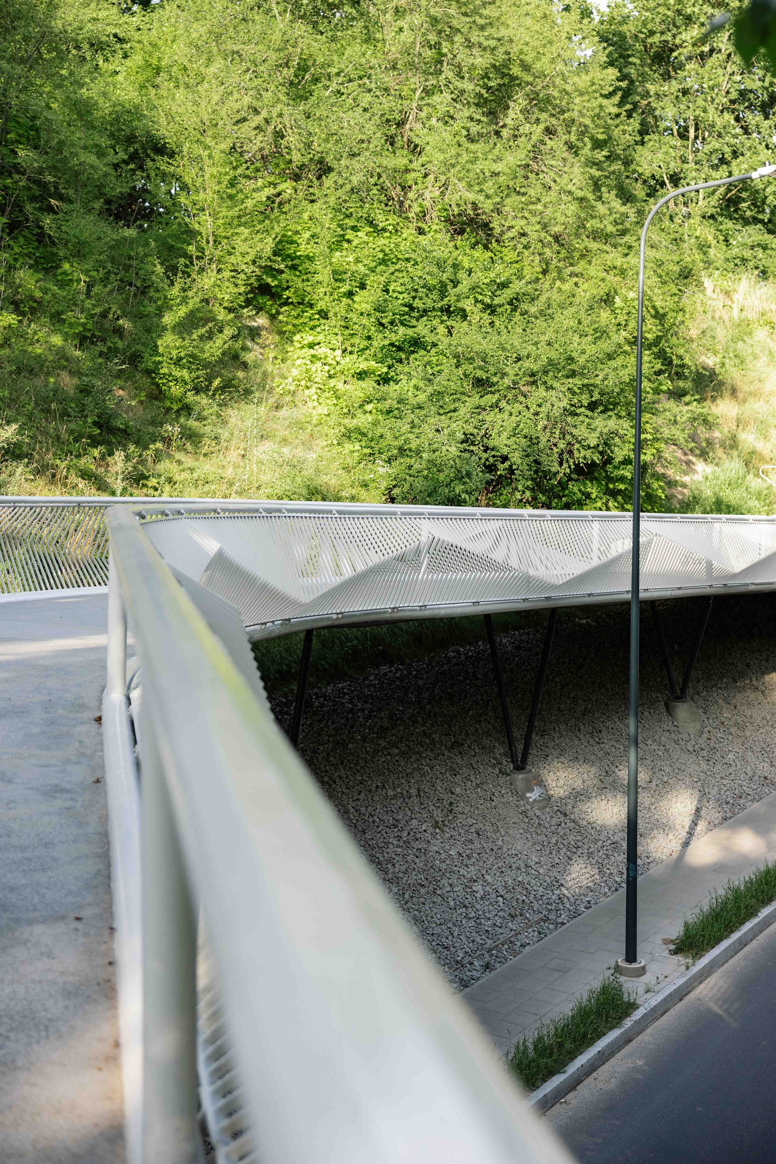 Modernios lokacijos fotosesijai Vilniuje. Framed by Evelina | Vestuvių fotografė