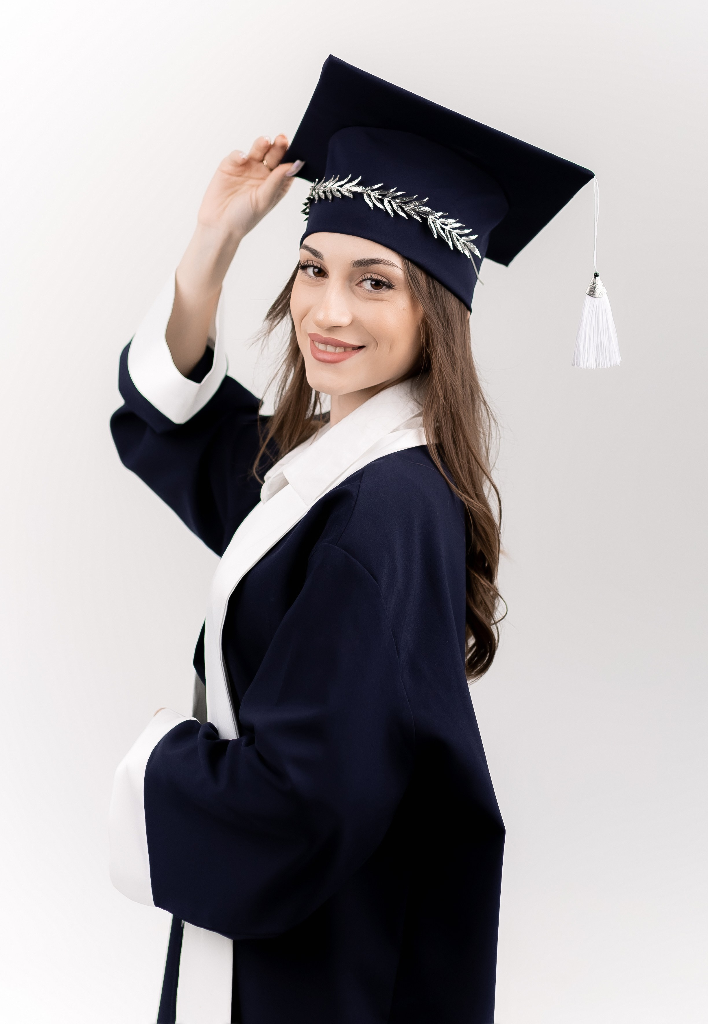 Göy Tək Xətt. Məzun geyimləri və akssesuarları