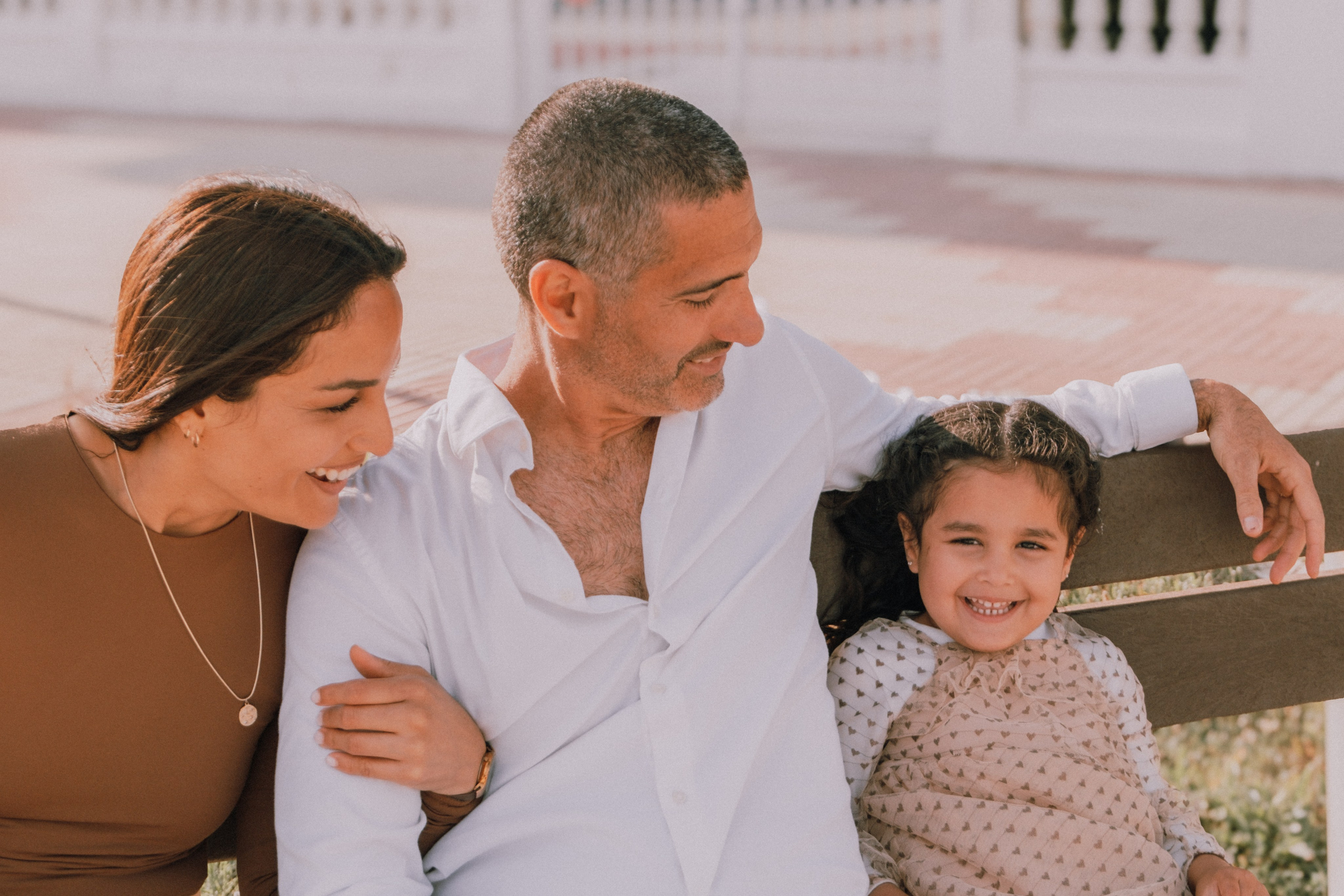 Sesión familiar en la playa. Fotografía profesional en Calafell - Elena Medvedeva