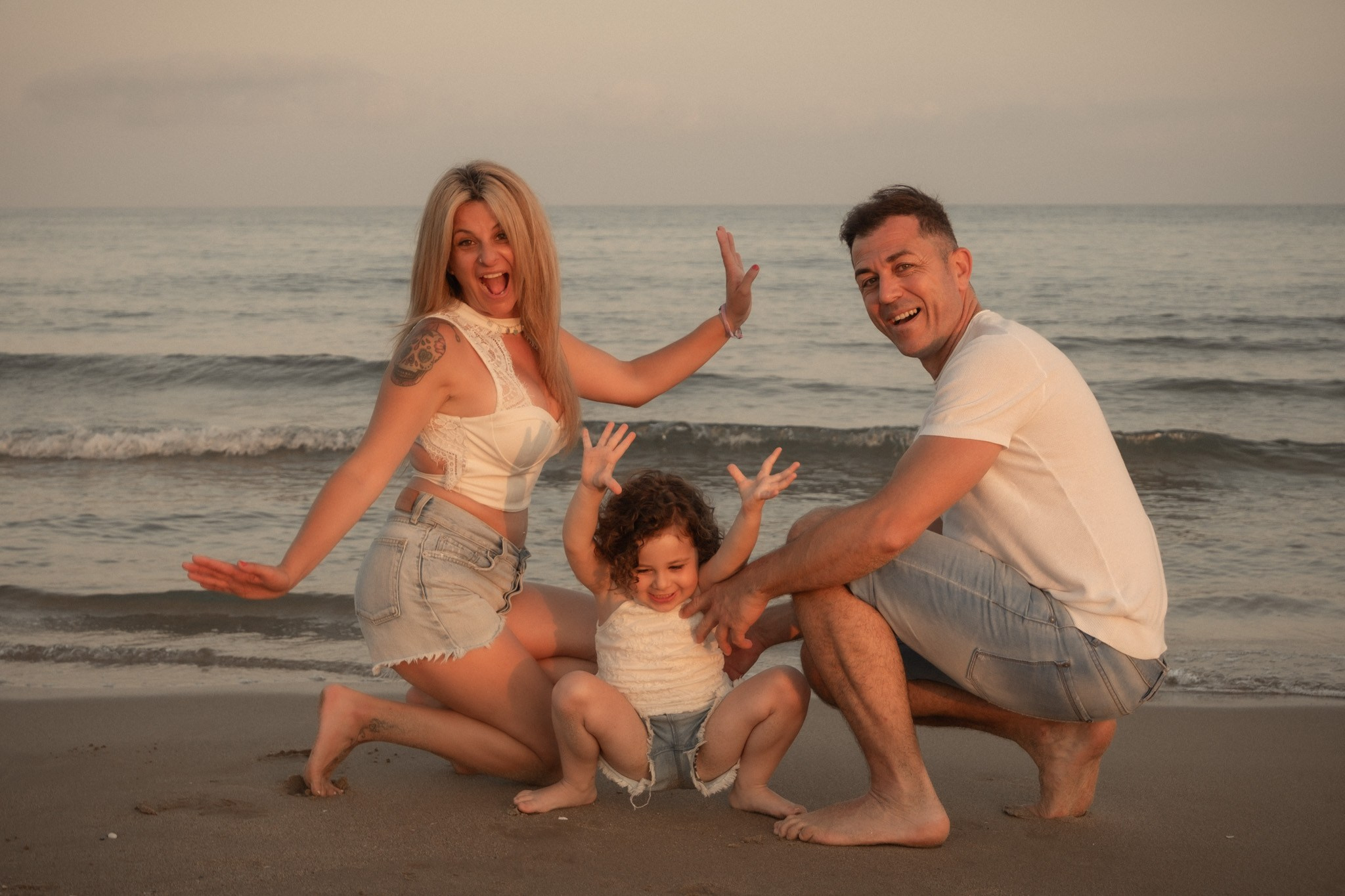 Sesión familiar en la playa. Fotografía profesional en Calafell - Elena Medvedeva