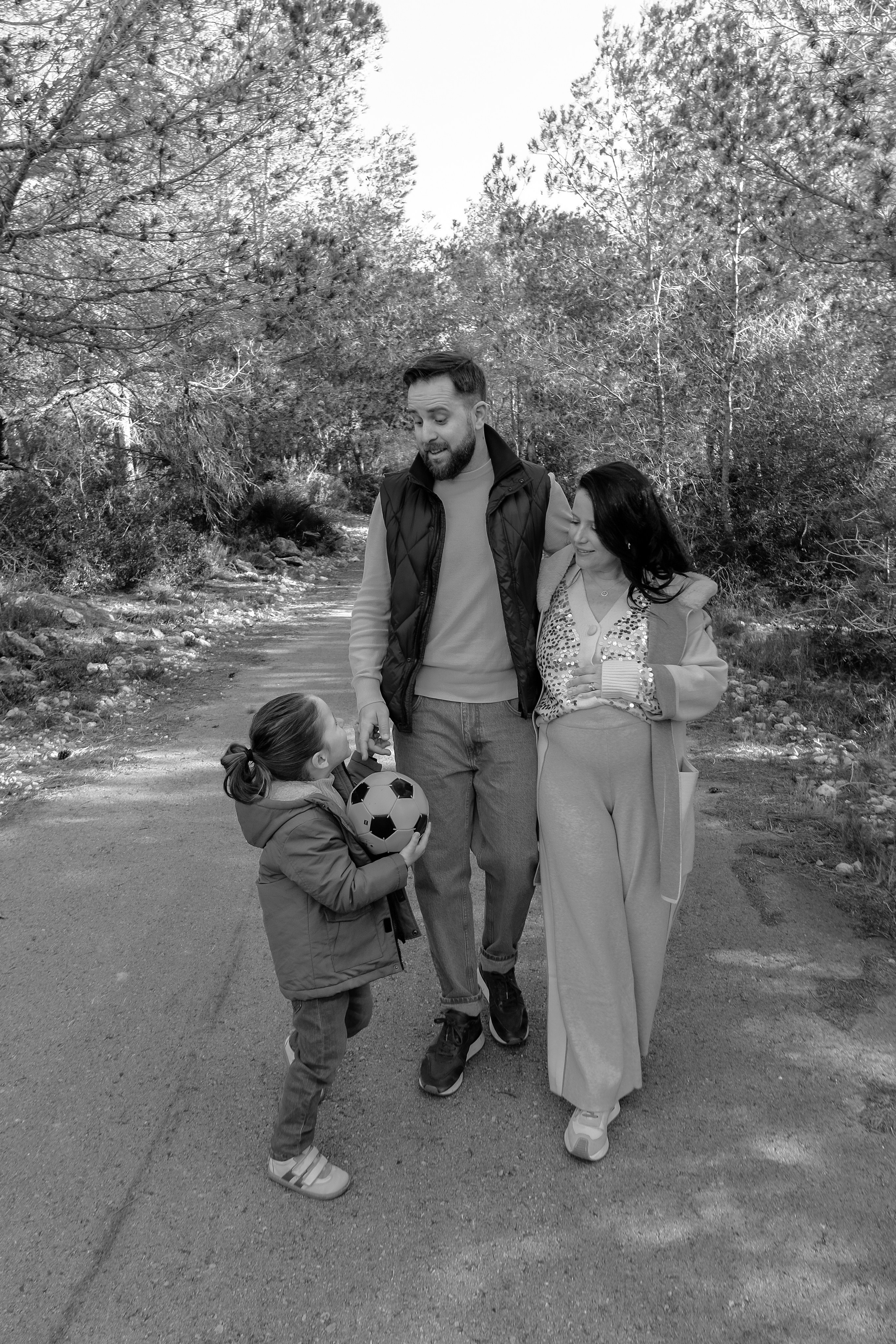 Sesión familiar embarazo. Fotografía profesional en Calafell - Elena Medvedeva