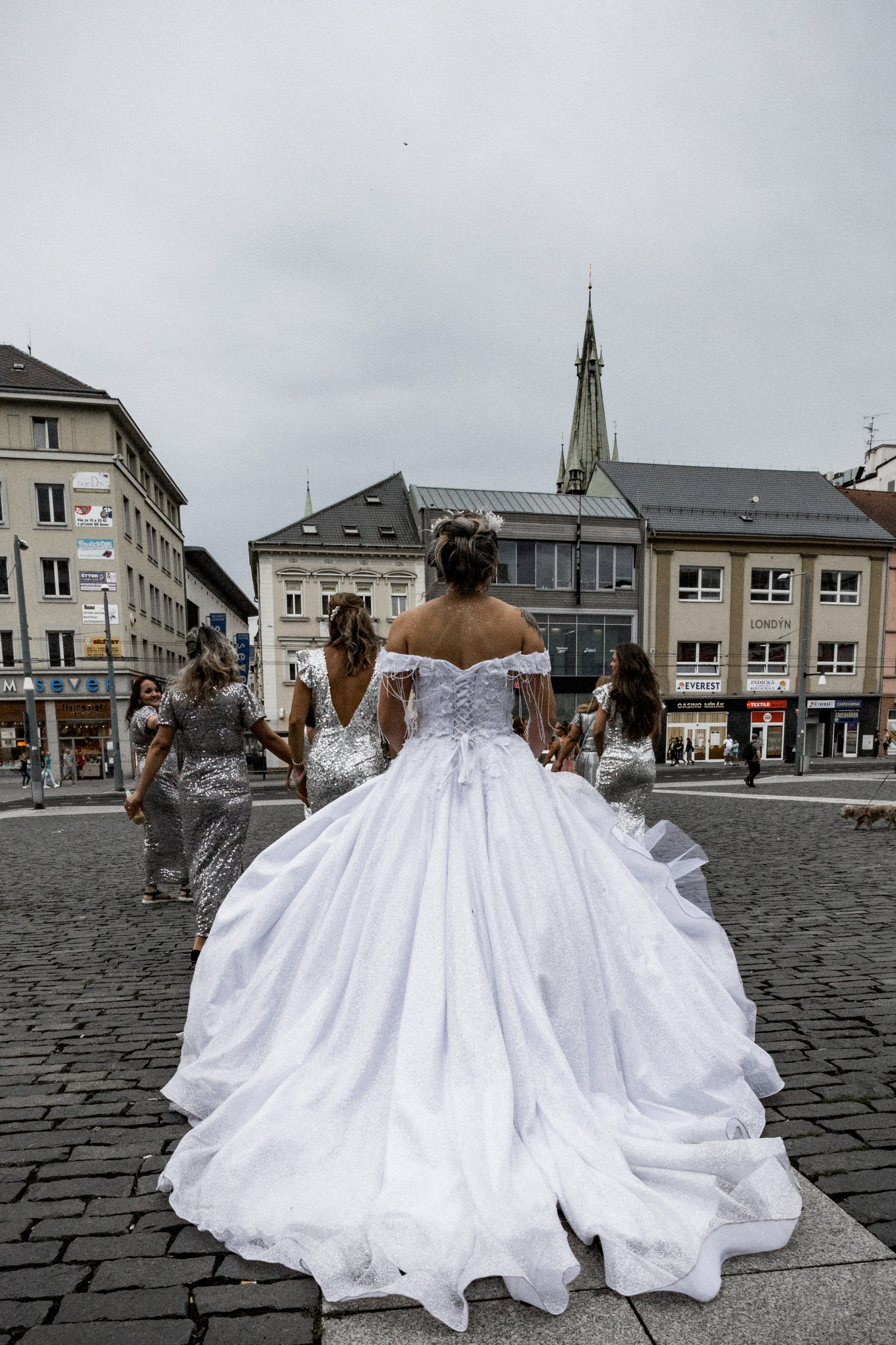 Pavel & Yveta. Svatební fotograf a kameraman v Česku a po celé Evropě — Teplice, Ústí nad Labem, Praha, Drážďany