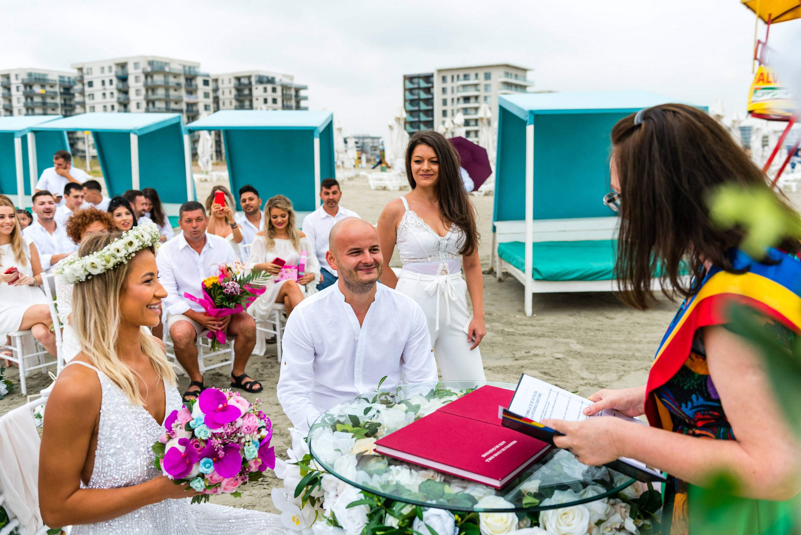 Cununie civila pe plaja Oneiro