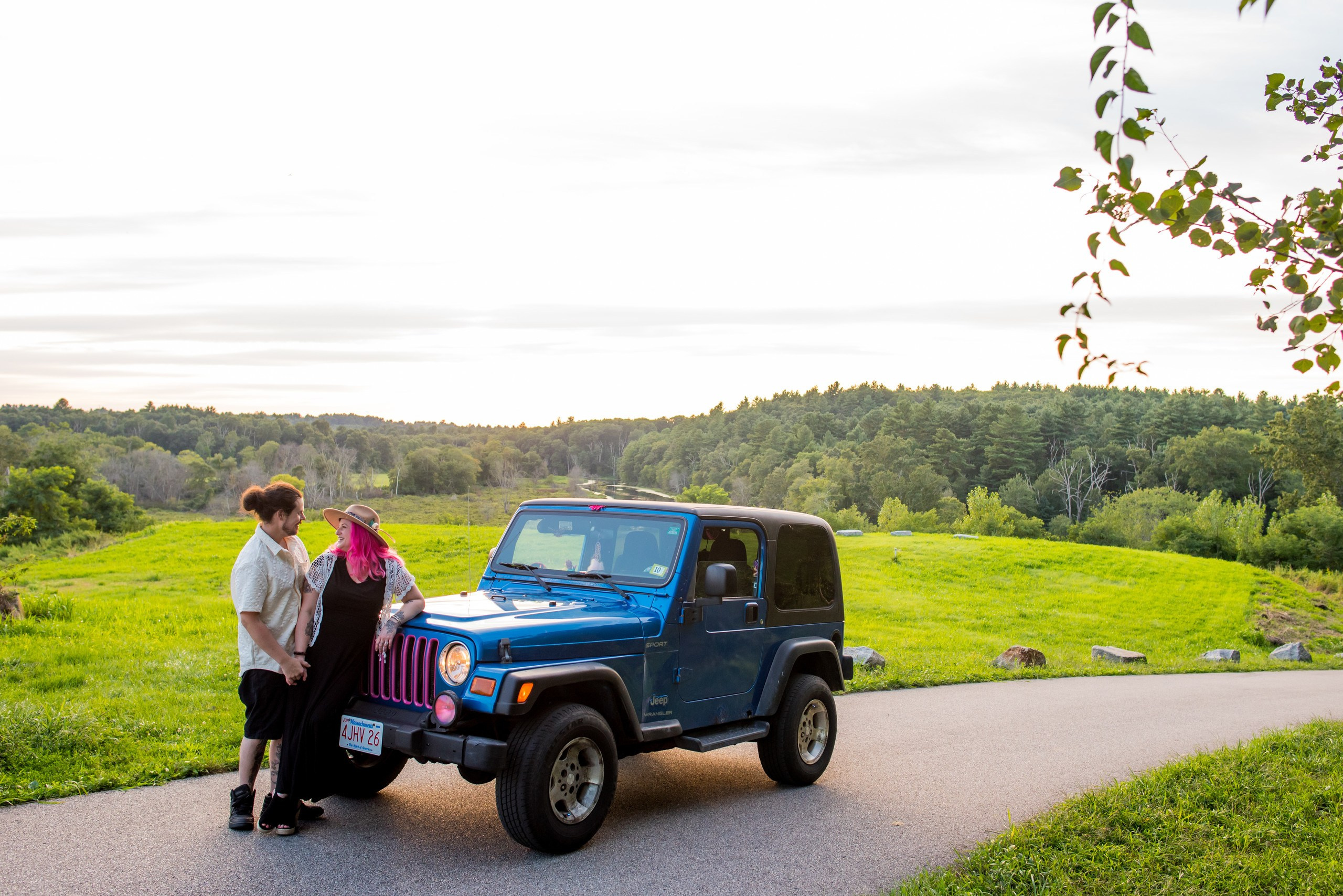 A blue Jeep, a Sunset, and a Love Story: Amanda & Sam’s Engagement Session in Medfield, MA. Wedding photographer in Orlando, Boston & New York Anderson Marques