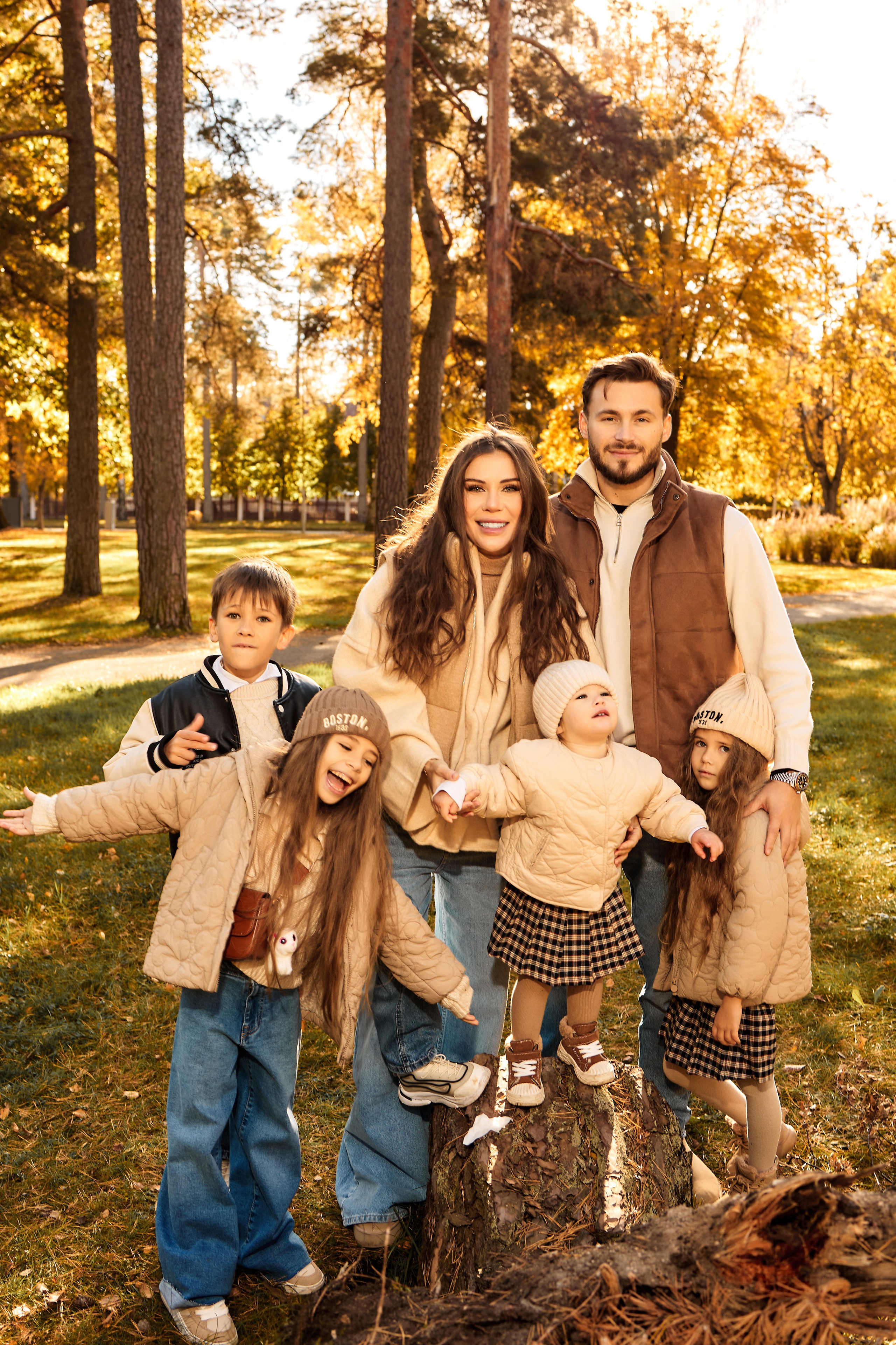 Family photo shoot for a millionaire blogger. Destination wedding and fashion photographer in Riga Igor Davidovich