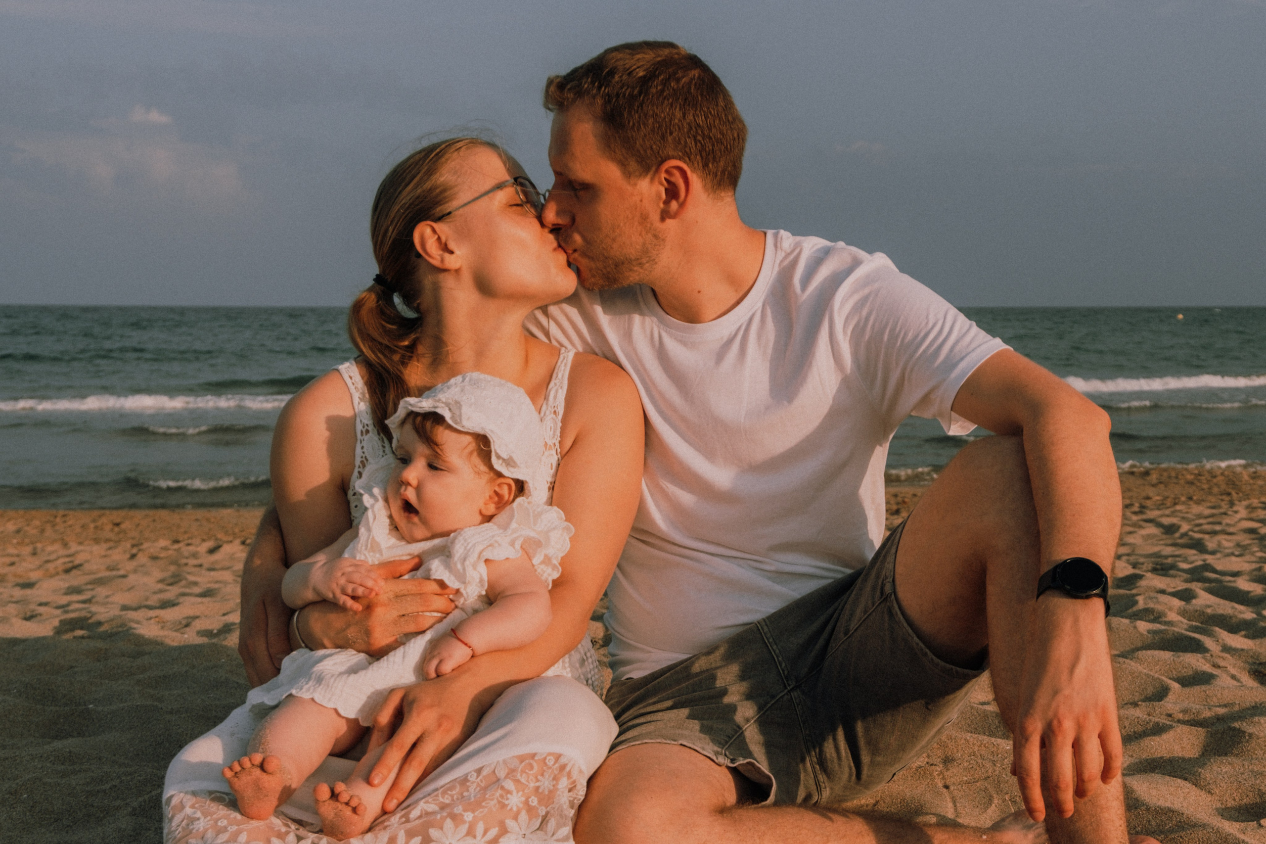 Семейная фотосессия на пляже. Профессиональная фотосъемка в Калафелле — Елена Медведева