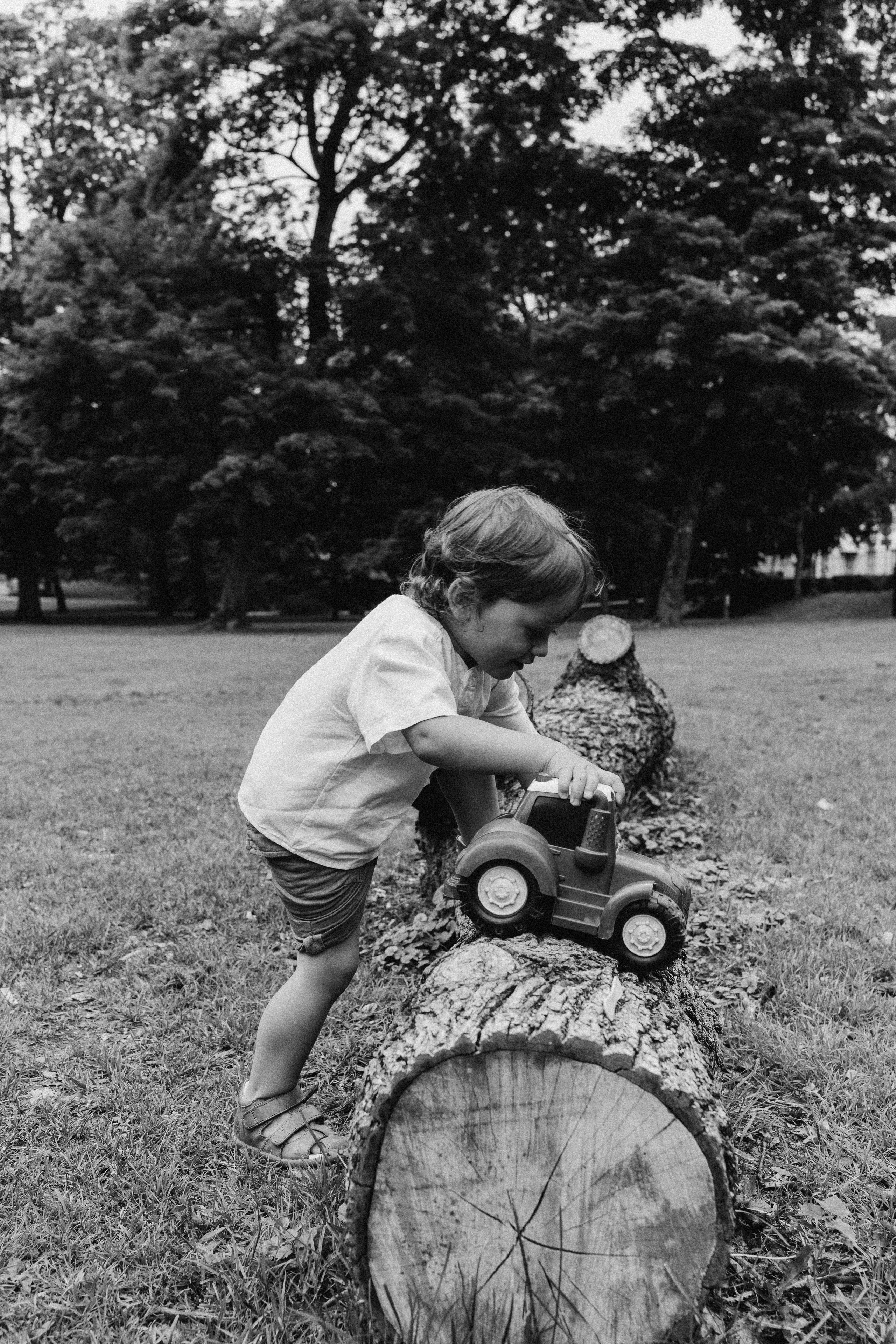 Kaivopuisto. Wedding and potrait photographer in Helsinki Vickan O