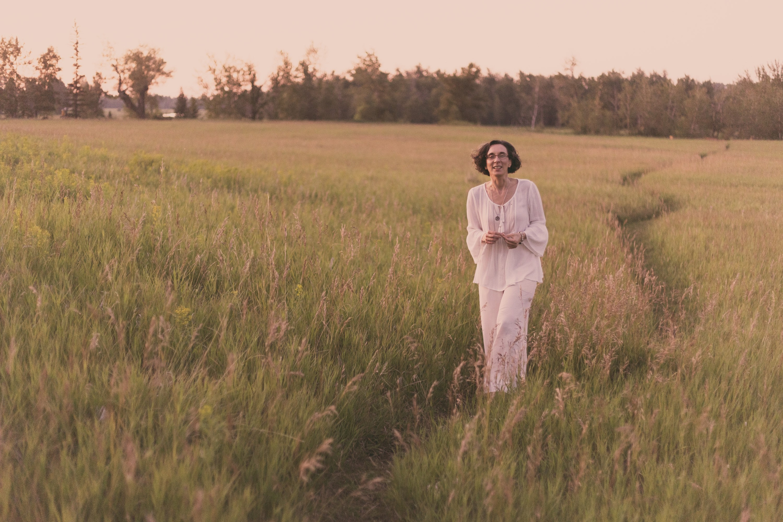 PHOTOGRAPHER JENNY IN CALGARY. I am a portrait and family photographer Jenny in Calgary