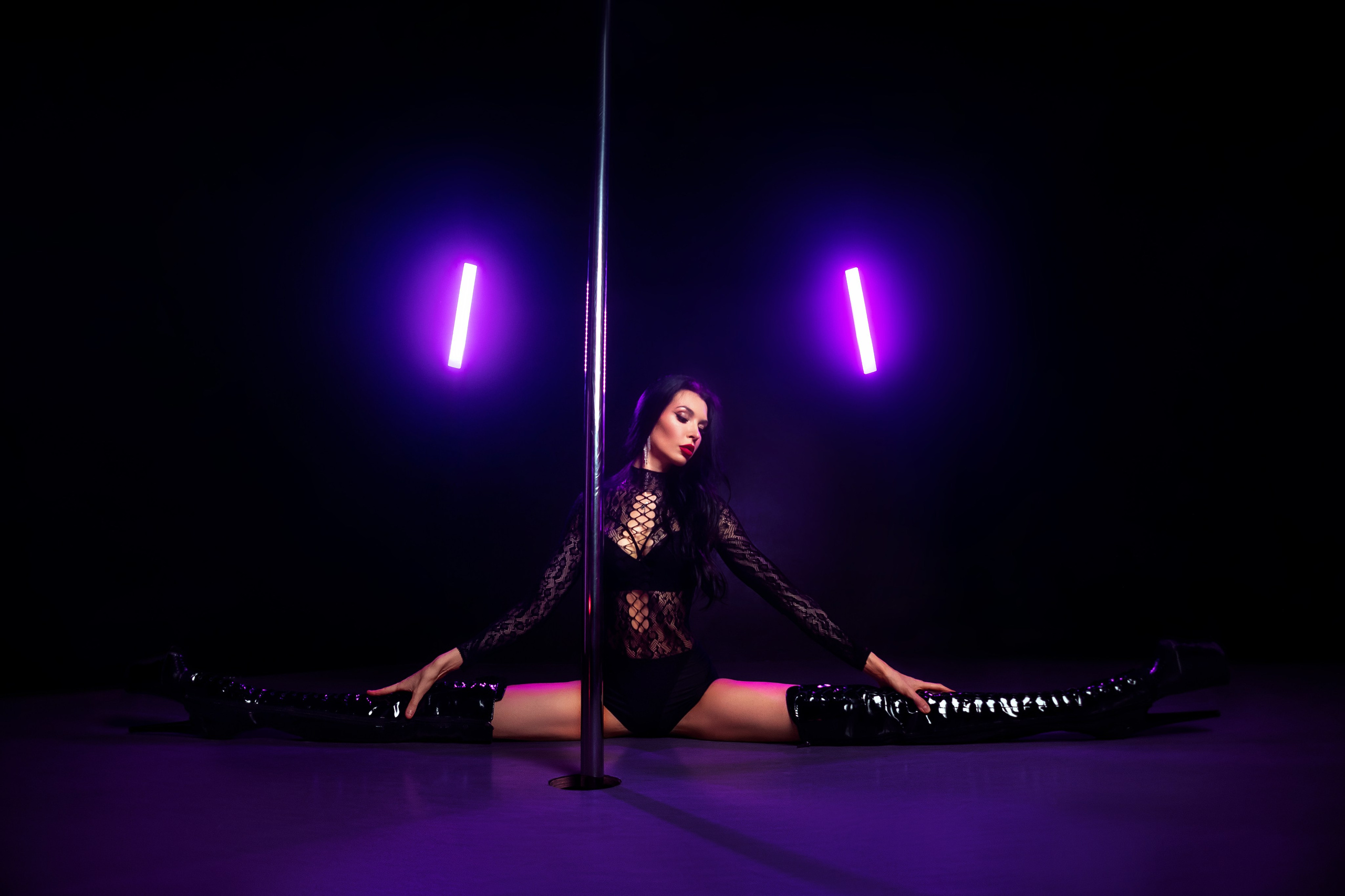 POLE PHOTOSHOOT. Photographer and retoucher Elena Skullova