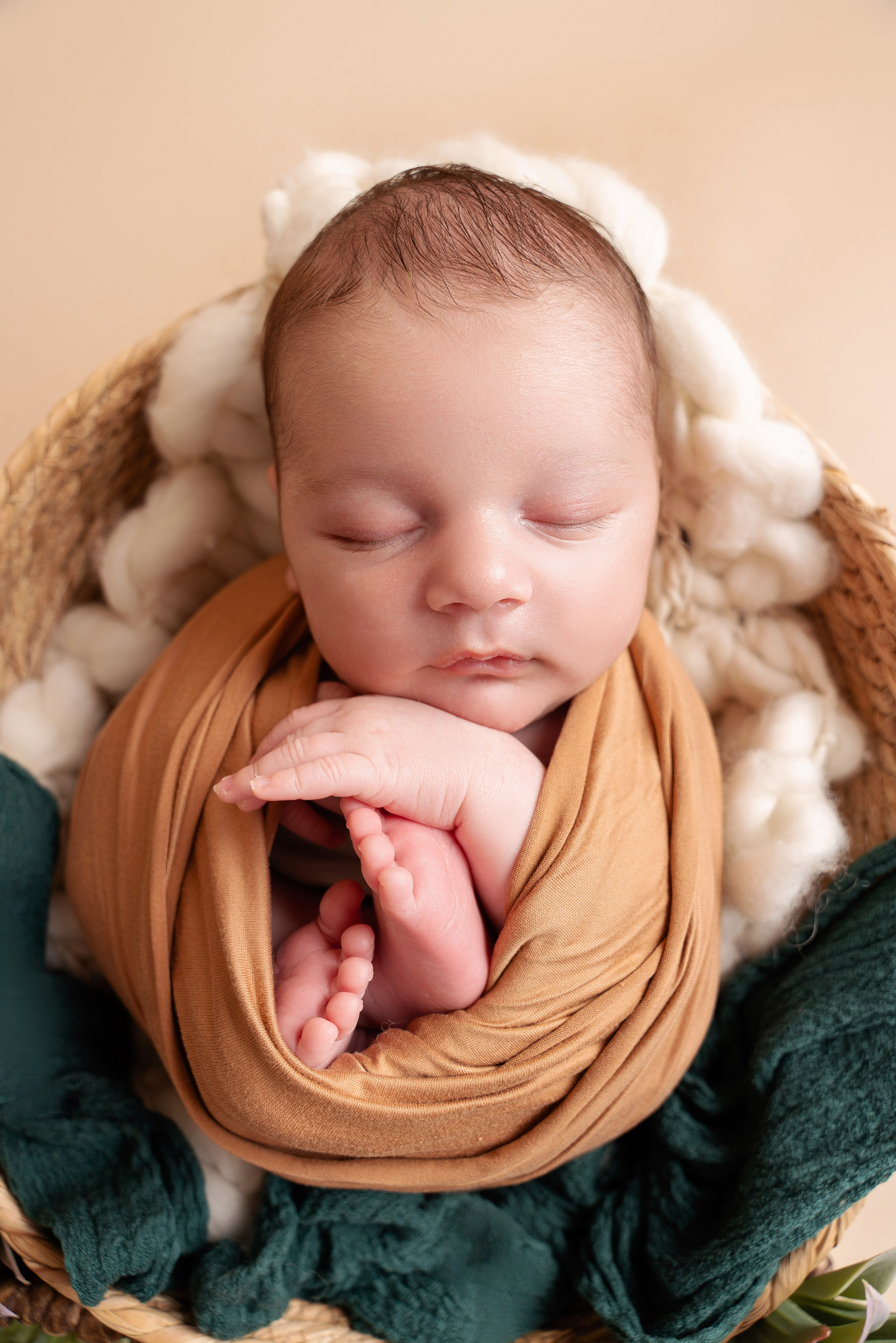 Ali Imran. Neugeborenenfotografin und Retoucher in Augsburg Nastassia Schneider