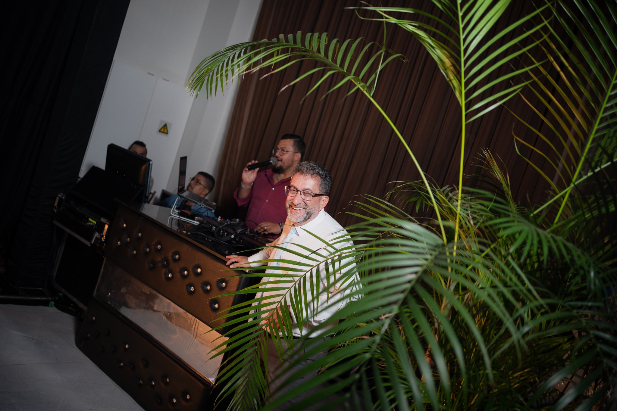 Lara — Hall Palace / Bauru SP. Robson Colaço