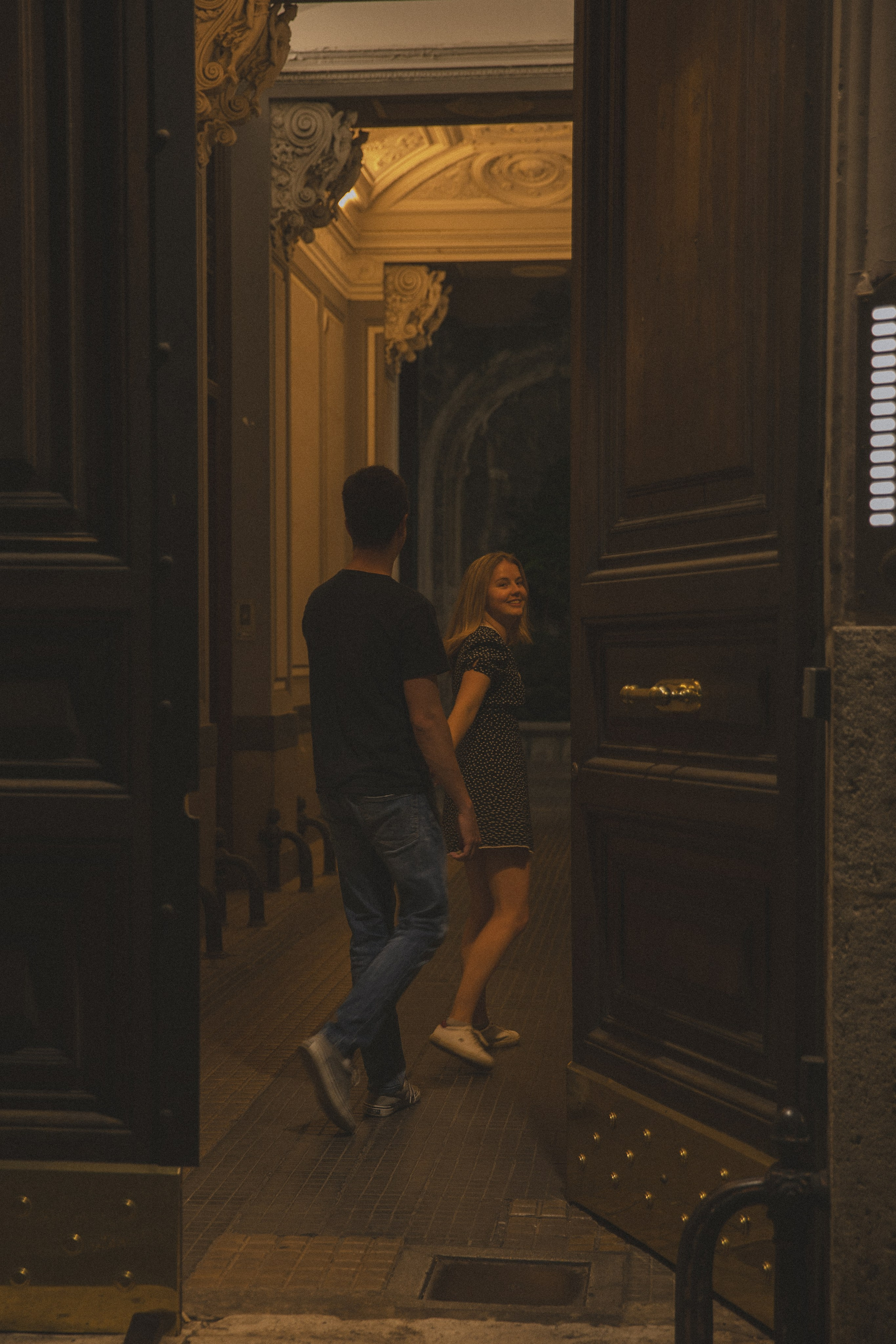 LOVE STORY. Elizaveta Razumova: Cinematic Photography for Love, Weddings, Portraits & Brands