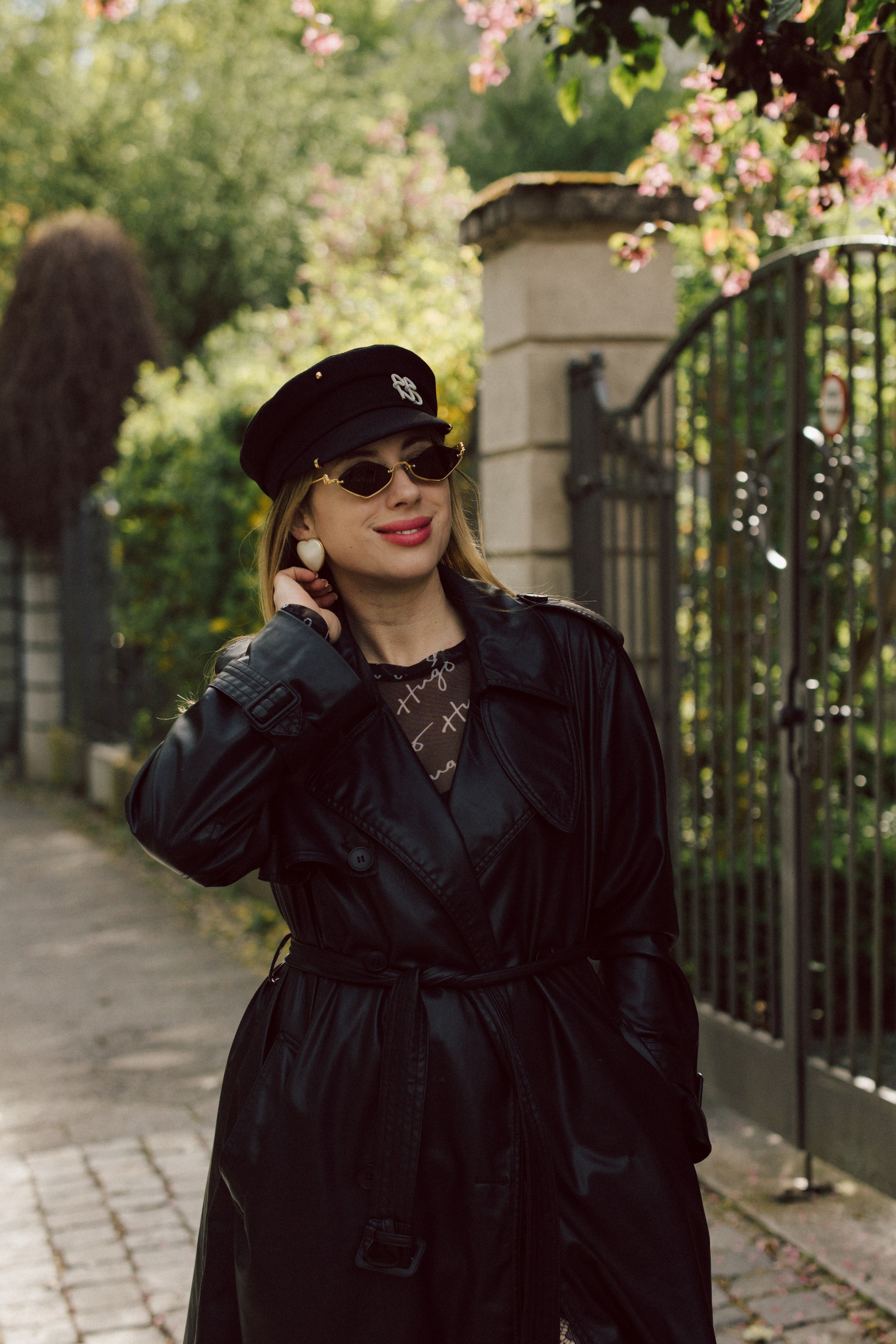 Street Portrait in Leipzig. Woman in black Leather Coat. Stylish. Charismatic Photography by Kristina Kozheltsova. Kristina Kozheltsova- Soulful Portrait&Lifestyle&Love Story Photographer in Leipzig, Germany