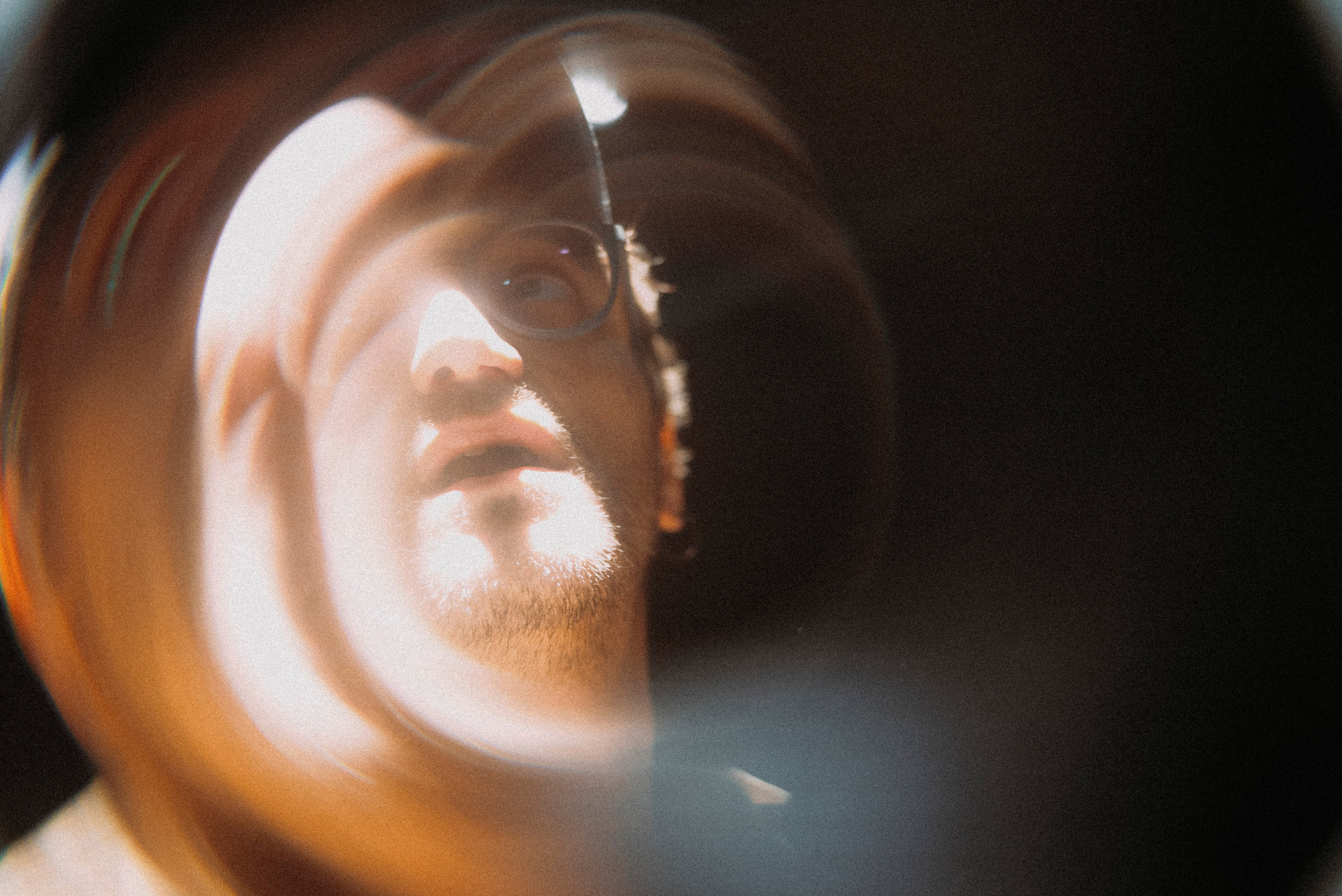 2025. Стрит-фотография, полная абсурда, идиотизма и красоты