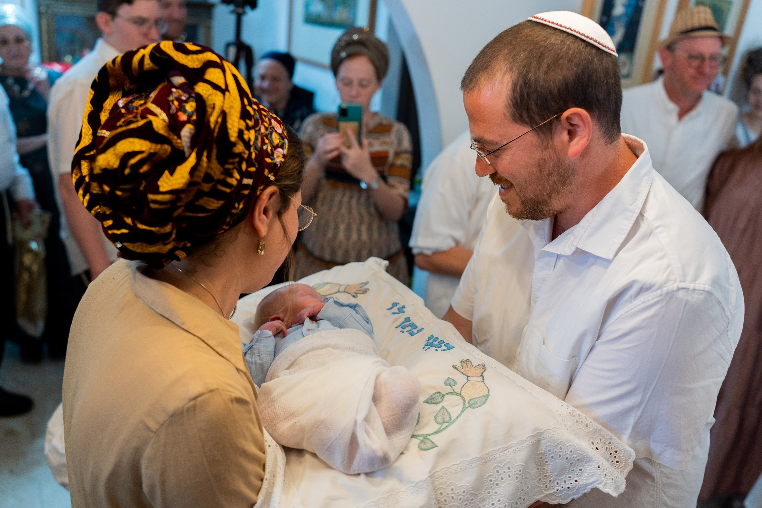 משפחת ברנד. יוסף מזרחי צילום חתונה, ברית וזוגיות. צלם מקצועי שאוהב להוציא אתכם הכי יפים ברגעים הכי מרגשים