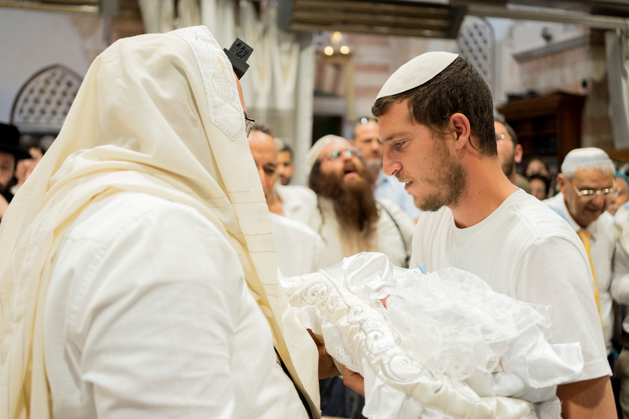 הברית של נחמן חזן. יוסף מזרחי צילום חתונה, ברית וזוגיות. צלם מקצועי שאוהב להוציא אתכם הכי יפים ברגעים הכי מרגשים