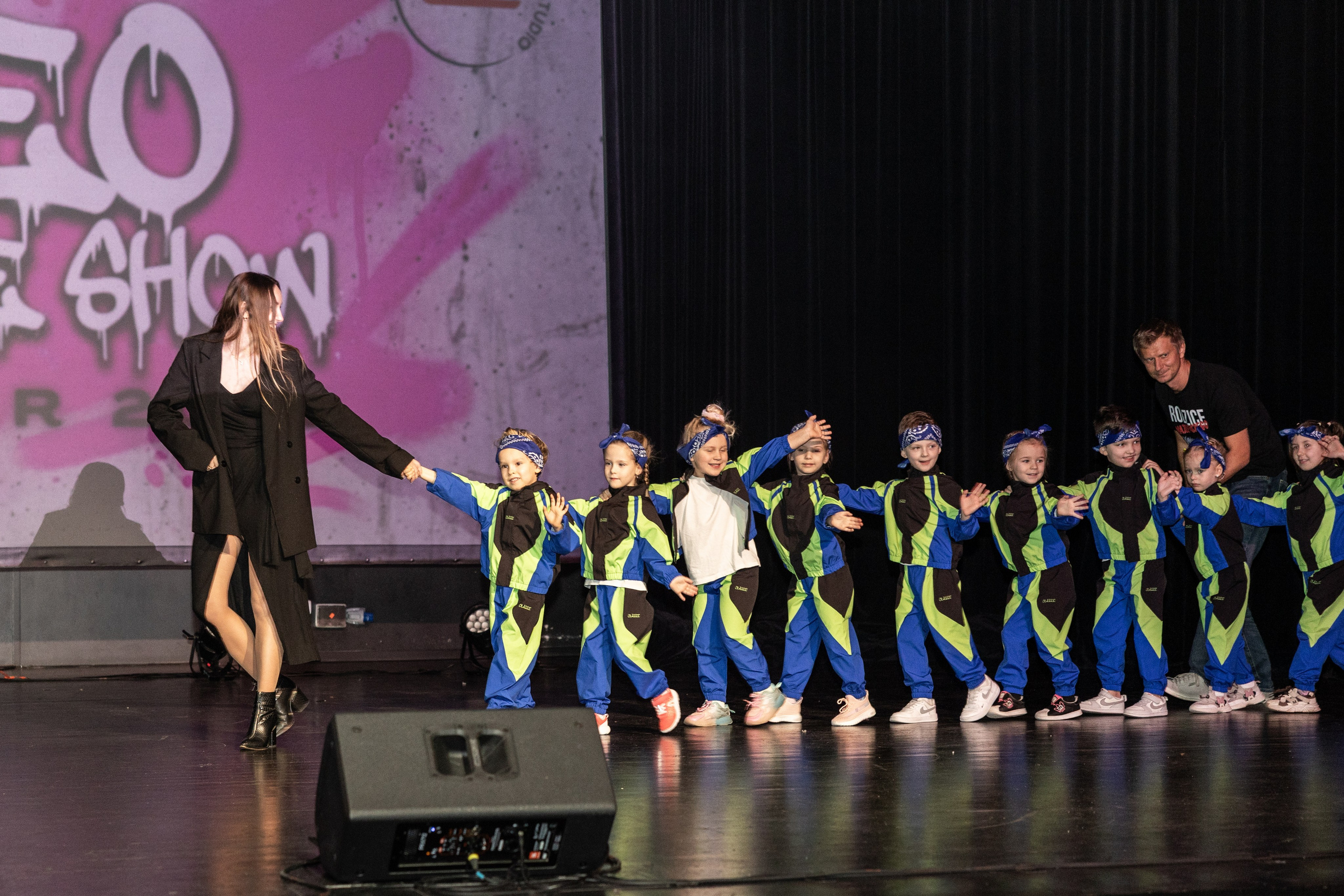 LEO DANCE SHOW WINTER 2025. Семейный и детский фотограф в Варшаве Мила Бобровская