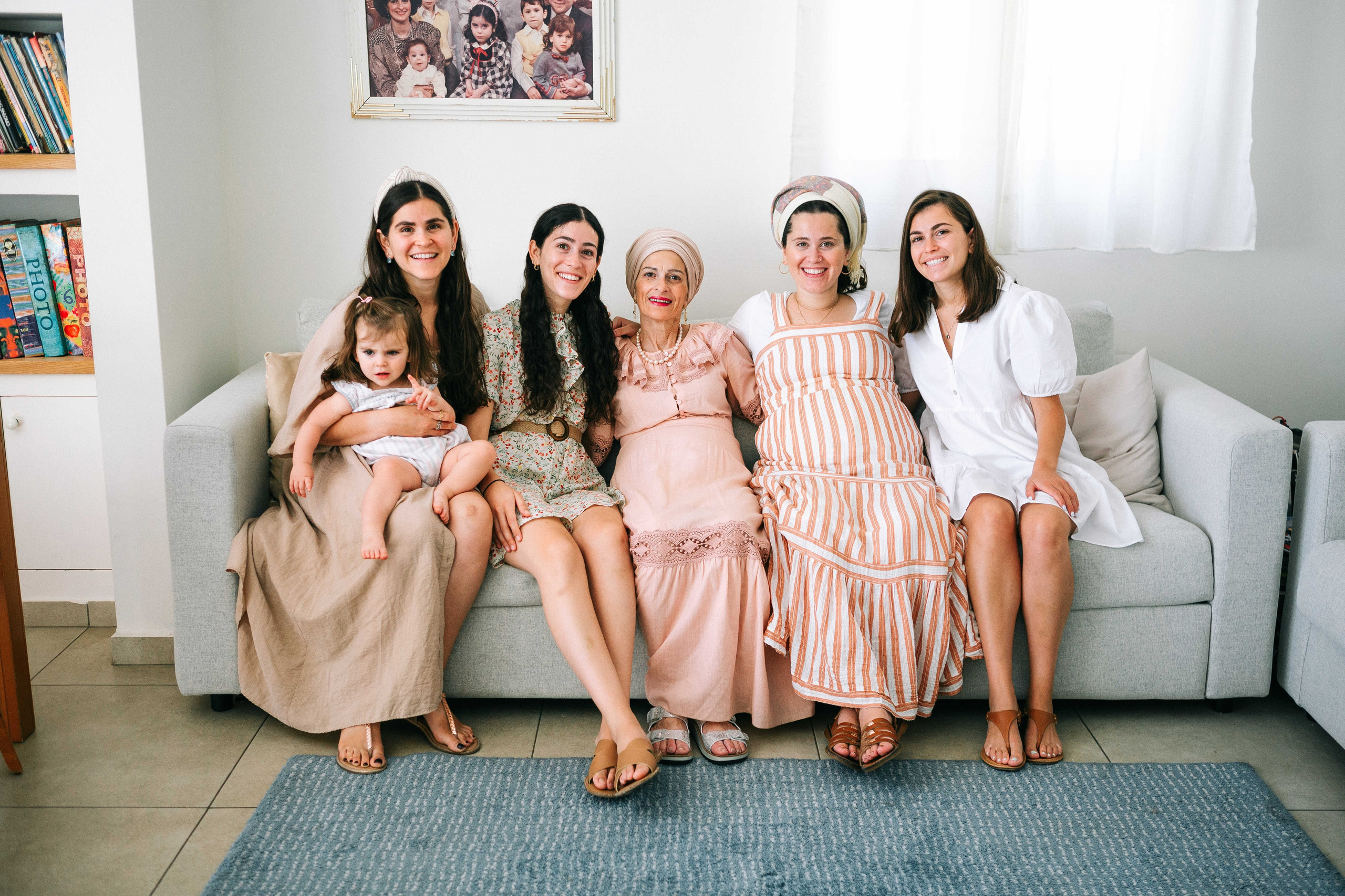 MAALE ADUMIM, HOME PHOTO SESSION + DESERT. Https://shi-photo.com/