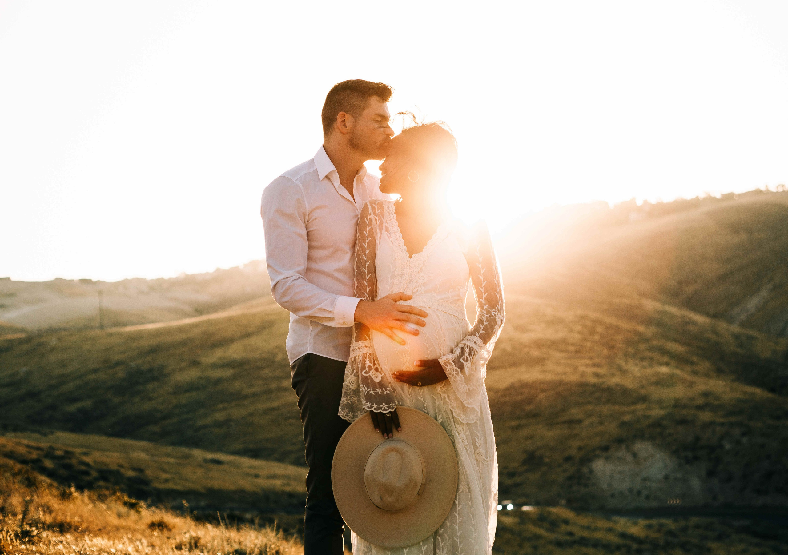 PHOTO SESSION IN THE DESERT NEAR MAALE ADUMIM. PHOTOGRAPHER IN ISRAEL