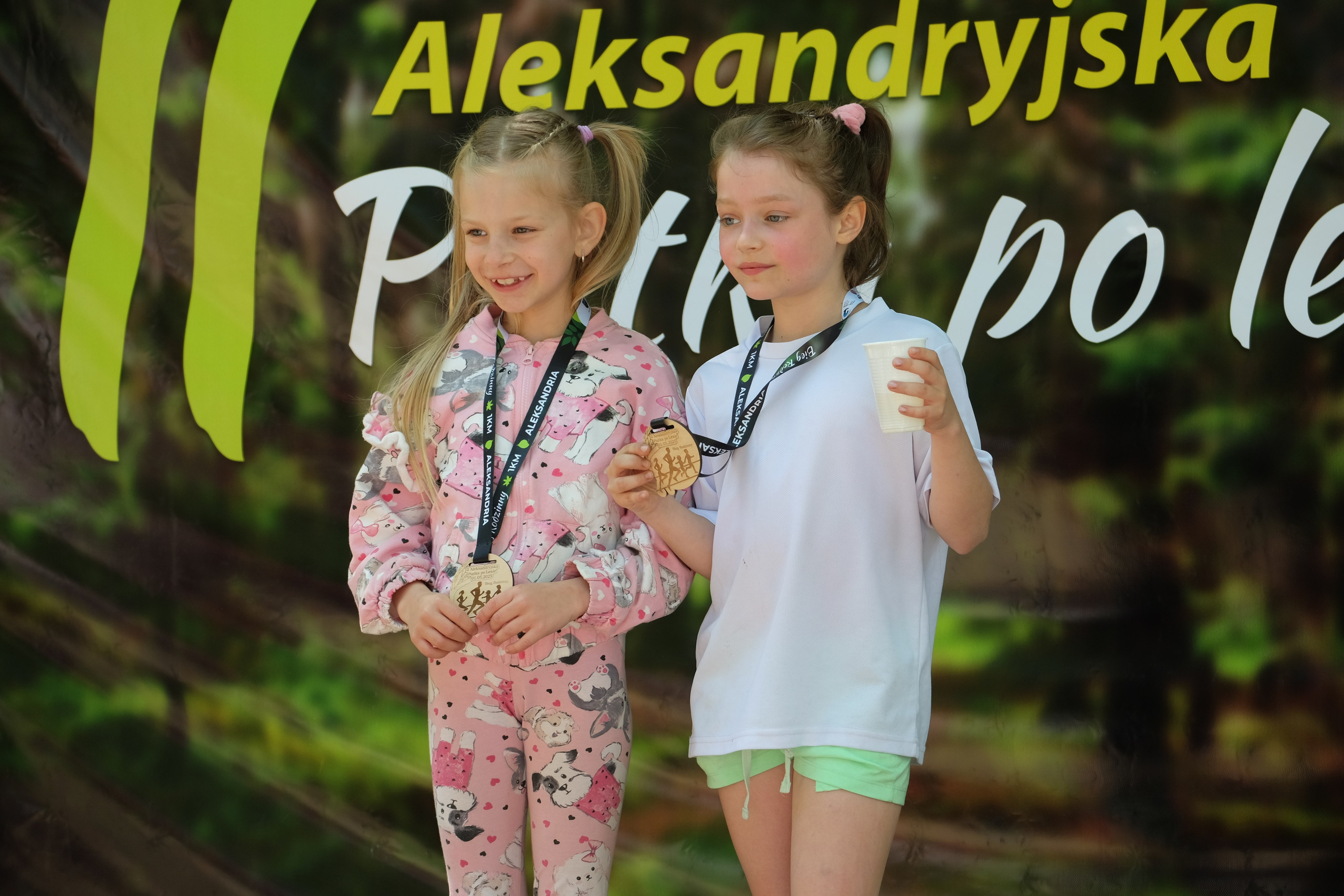 Aleksandryjska Piątka po lesie. Main