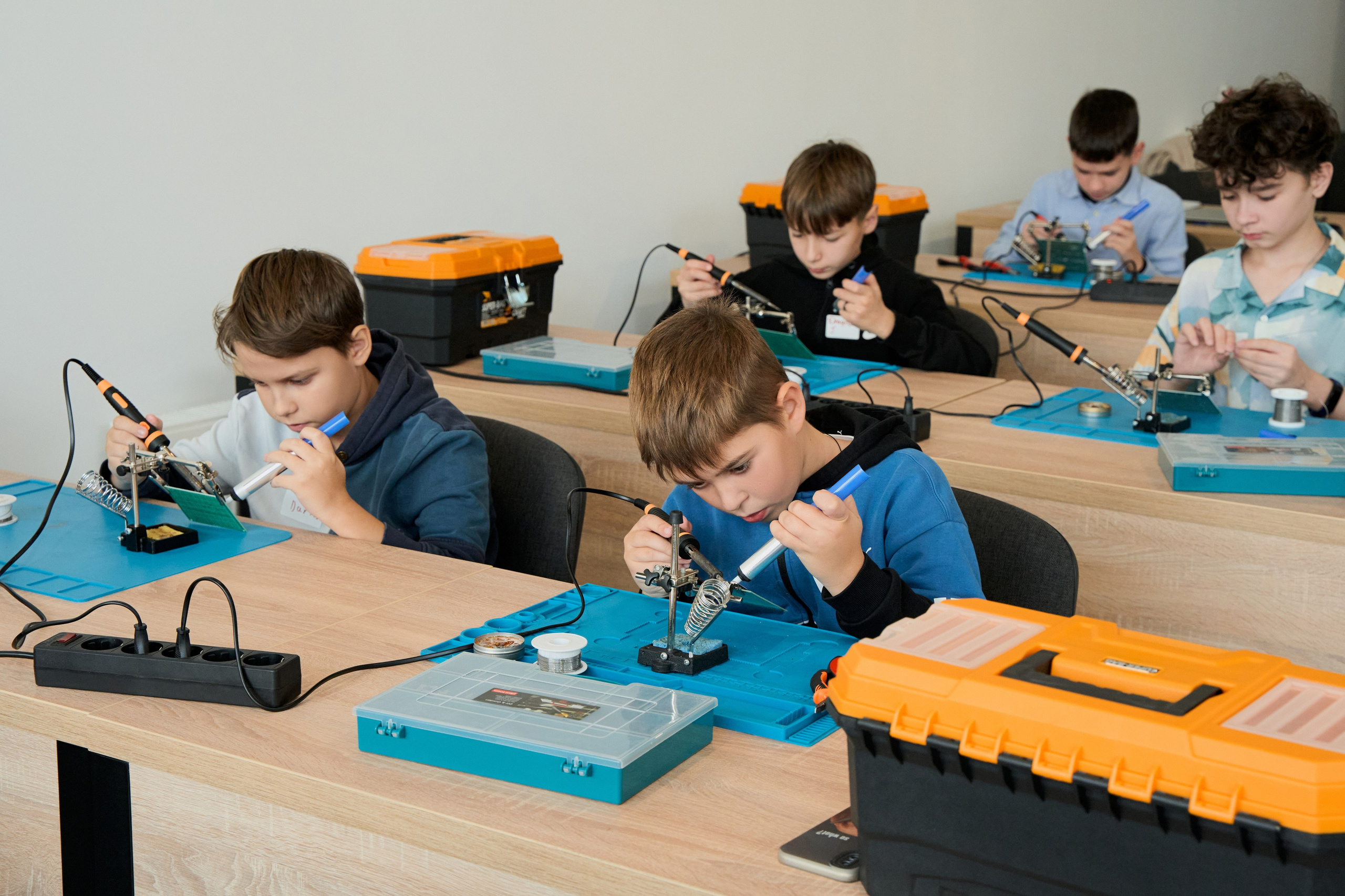 Minivolt. Привет