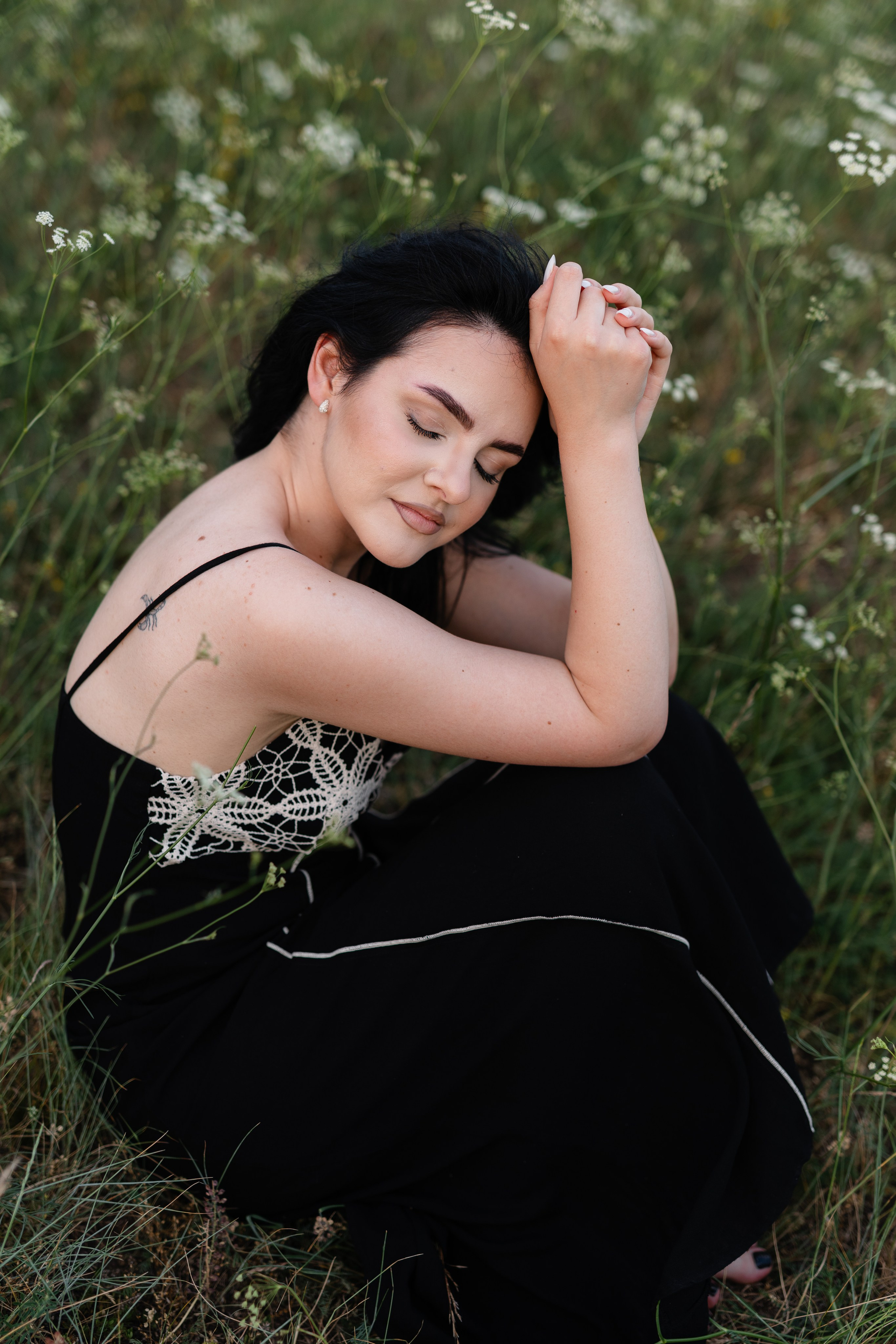 Laura — Portrait. Main