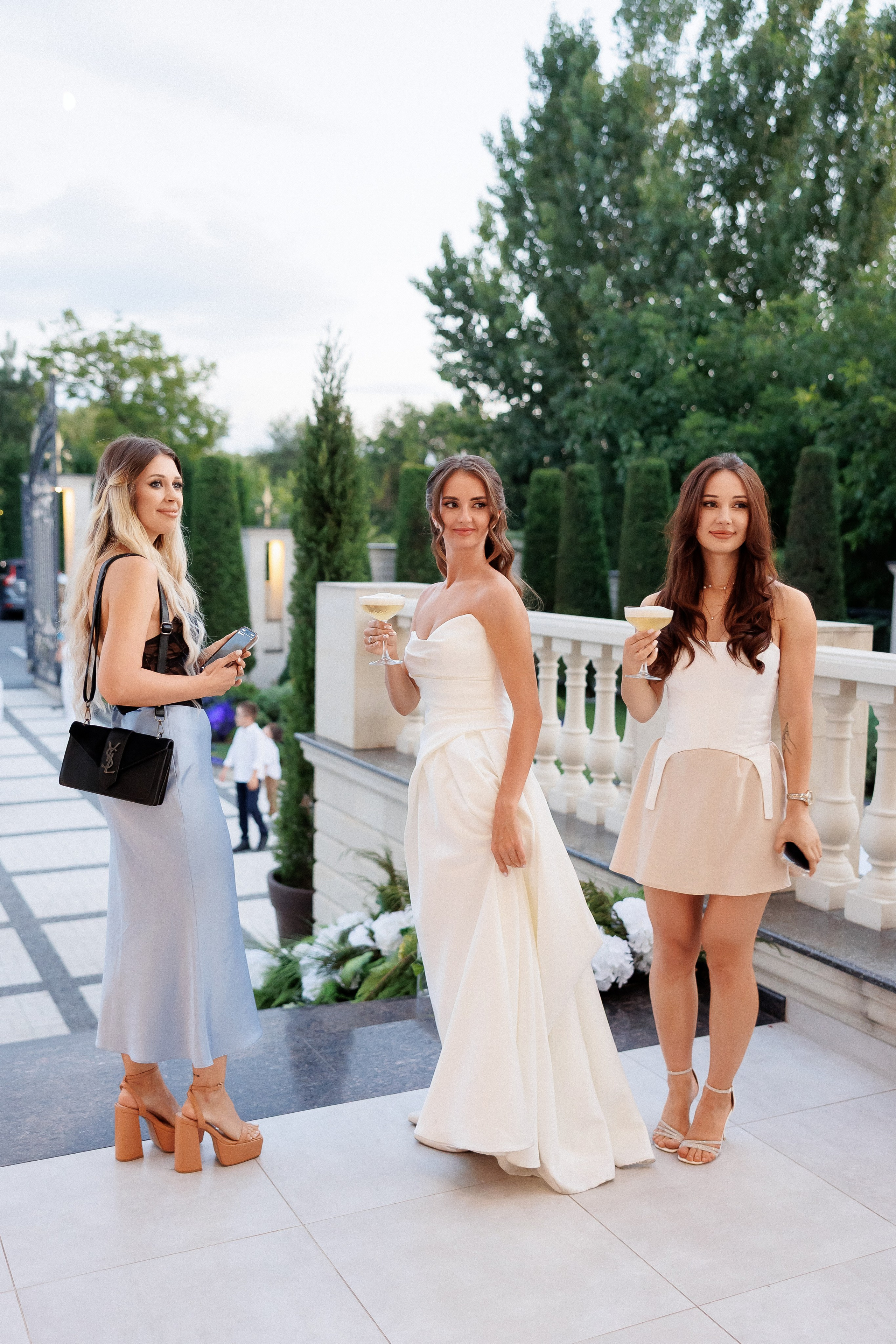 Eugen & Livia — Grand Elysee — Wedding Day. Servicii Foto și Video 067188353