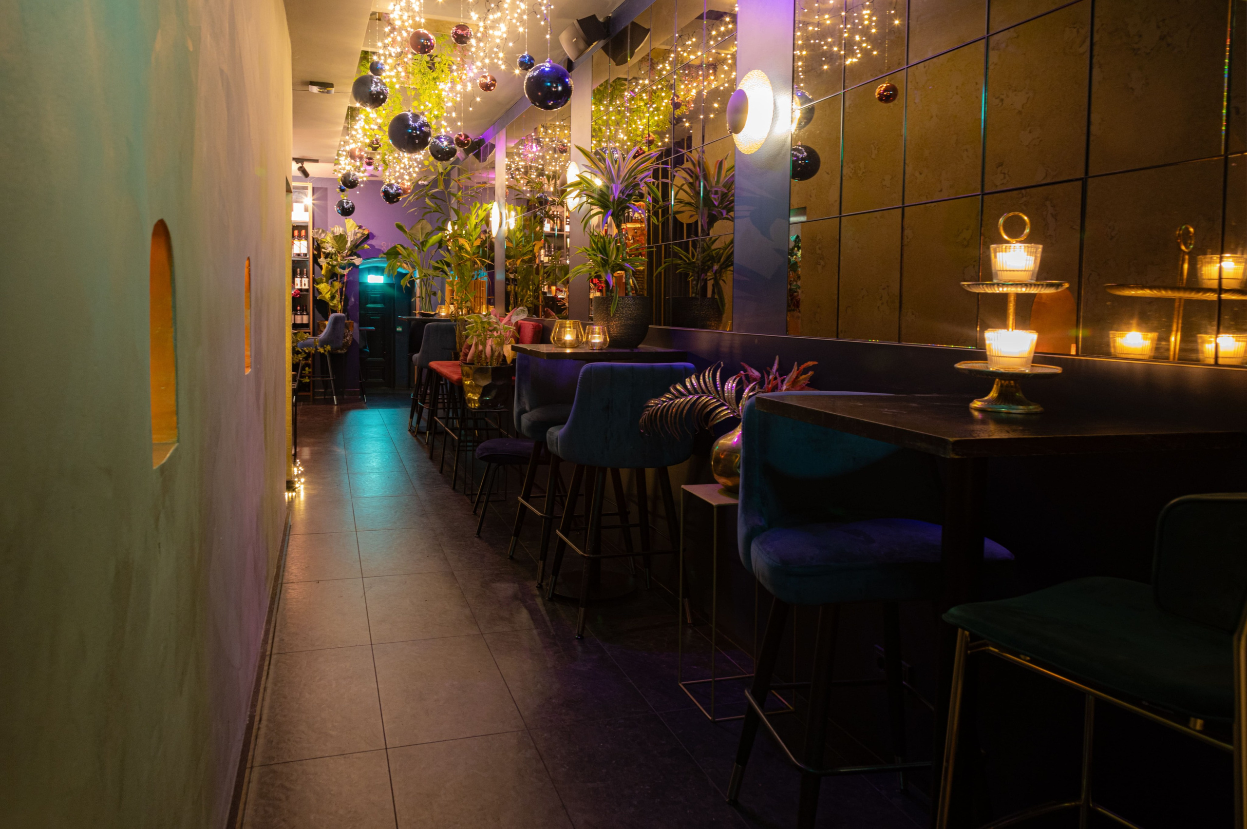 SATCHMO RESTAURANT AMSTERDAM. Lero Photographer and a set designer|individual custom portrait and advertising photography in Zutphen