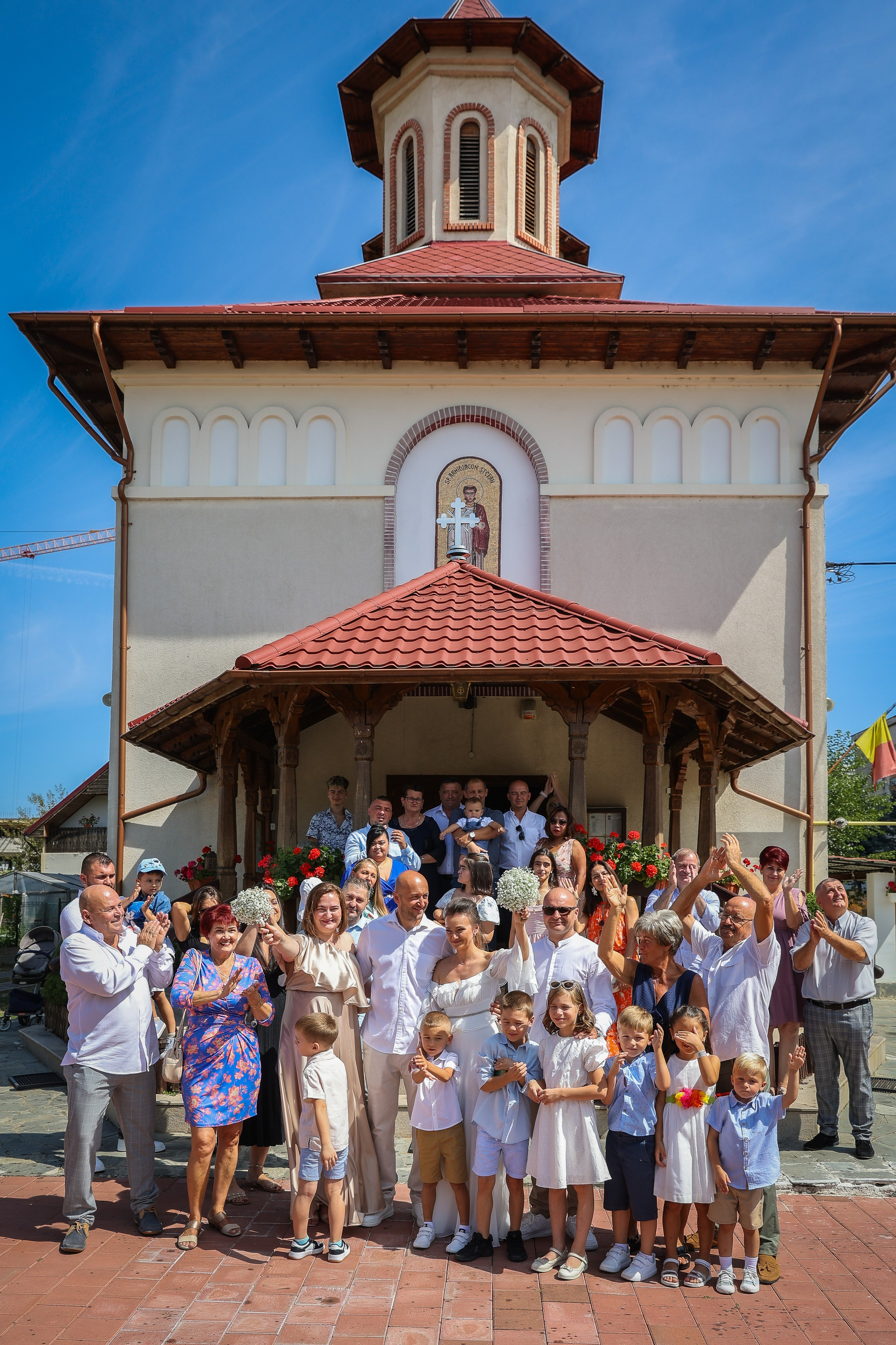 Nunta Cosmin și Simona de la La Moșu a fost exact genul de eveniment care demonstrează cât de frumoasă poate fi o nuntă în aer liber. Rares Bucur is a professional wedding photographer based in Cluj-Napoca, Romania, specializing in wedding photography
