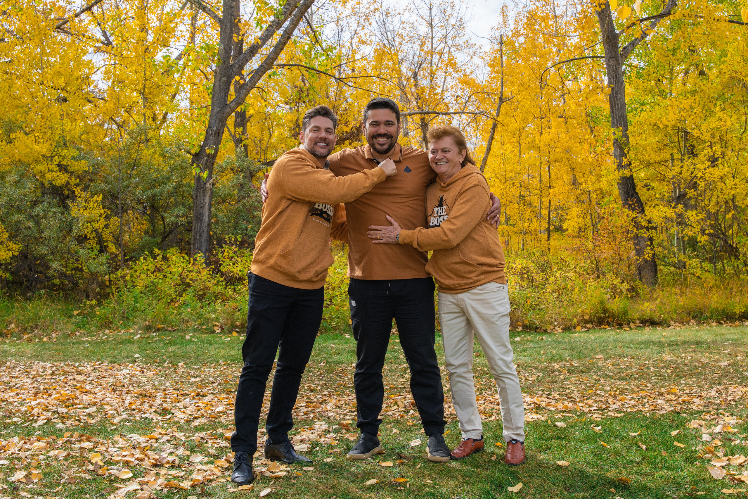 Ariana’s Family. Carlos Lima Photography — Photographer in Calgary