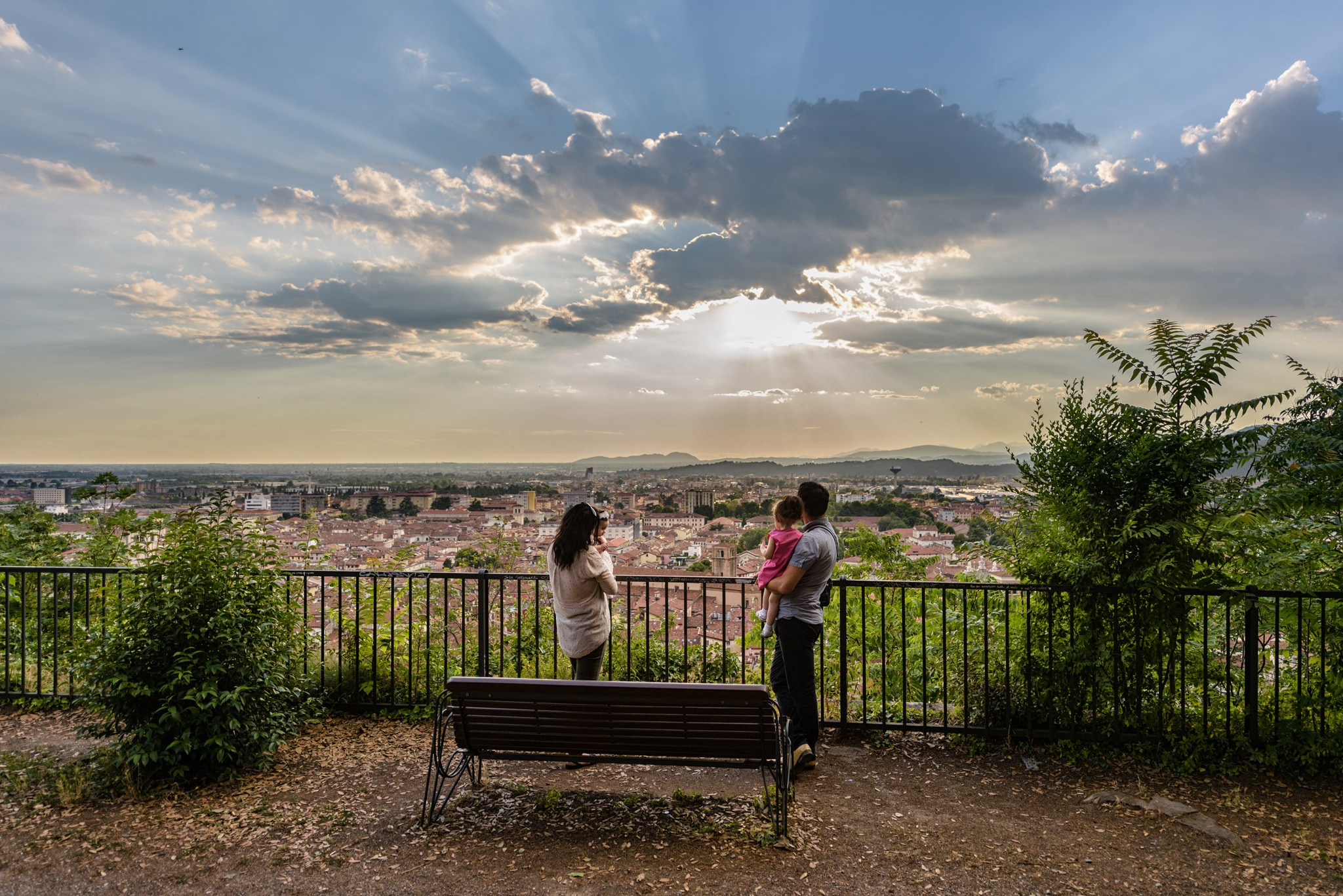 Familie – Amintiri de neuitat. Fotograf de nuntă, corporate, botezuri, majorate și aniversări Roman, Lucaci Cornel