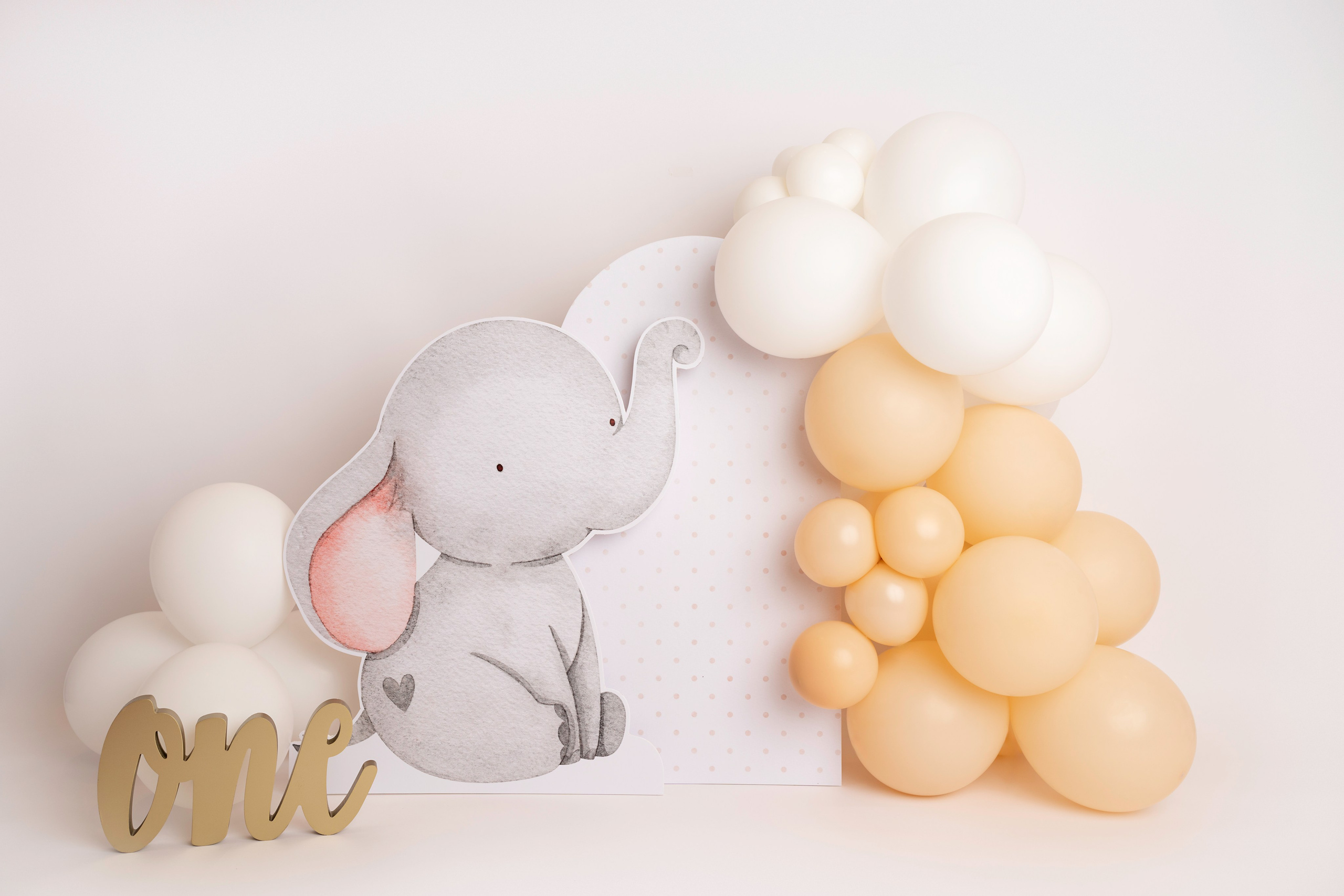 CAKE SMASH PHOTOGRAPHY. Newborn, Sitter and Cake Smash Photographer in Doha, Qatar