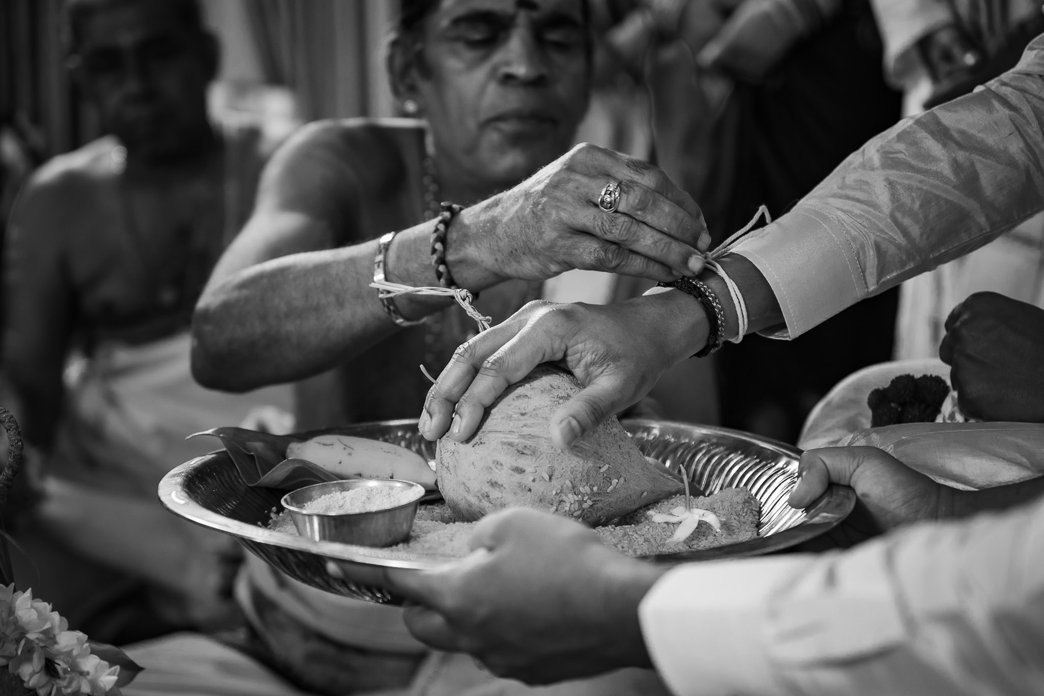 Jaffna Tamil Wedding in Colombo by Anbujawahar