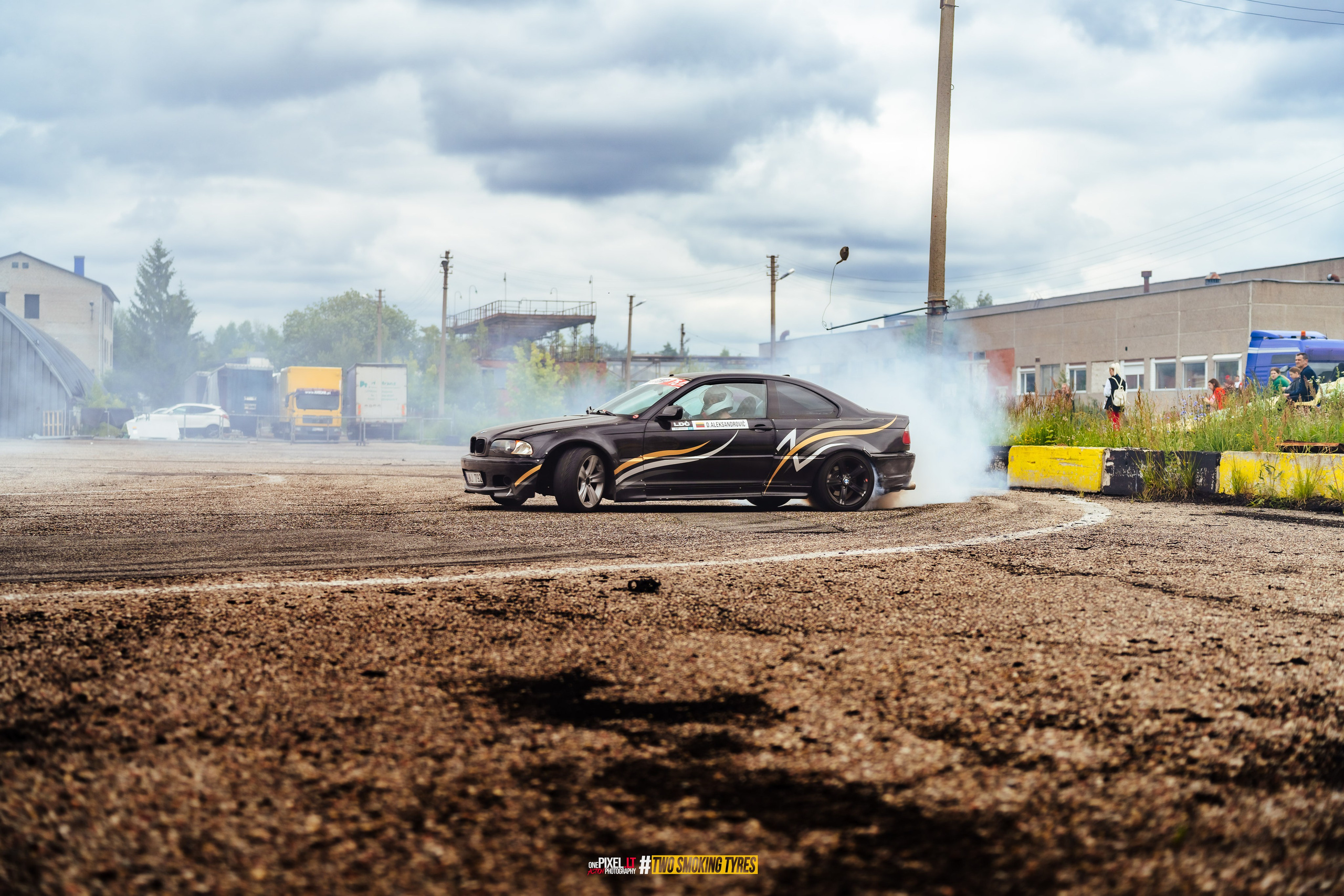 Side to Side #DRIFTDAY. OnePIXEL