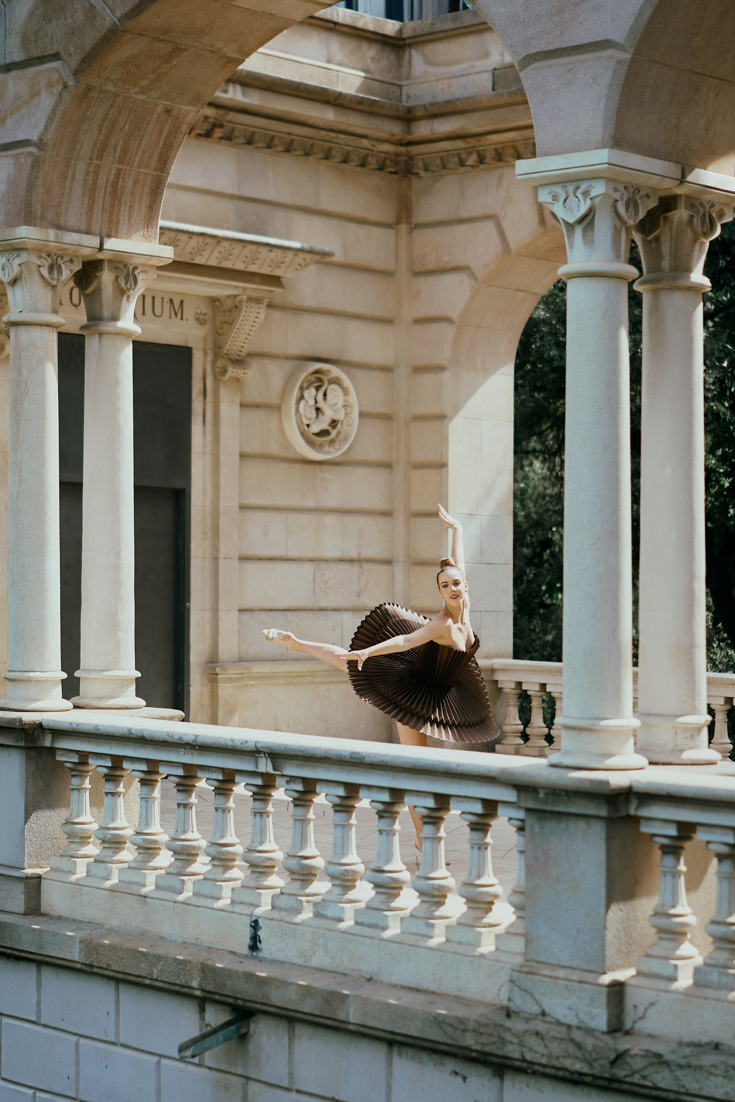 Барселона. Бумажное платье. Фотограф в Барселоне Жанна Захарченко