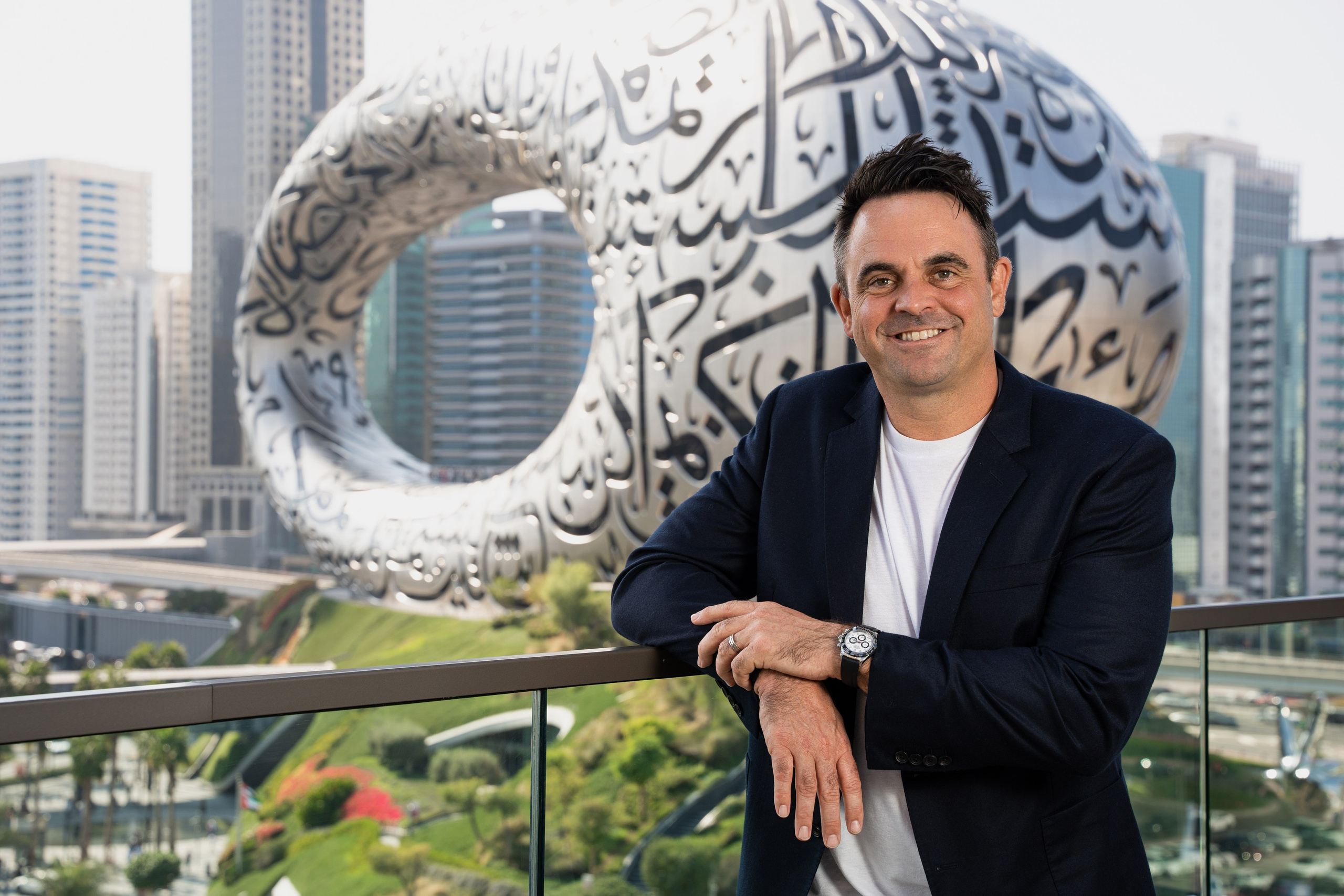 BUSINESS PORTRAIT. Photo and video production. Editing & retouching services. Training