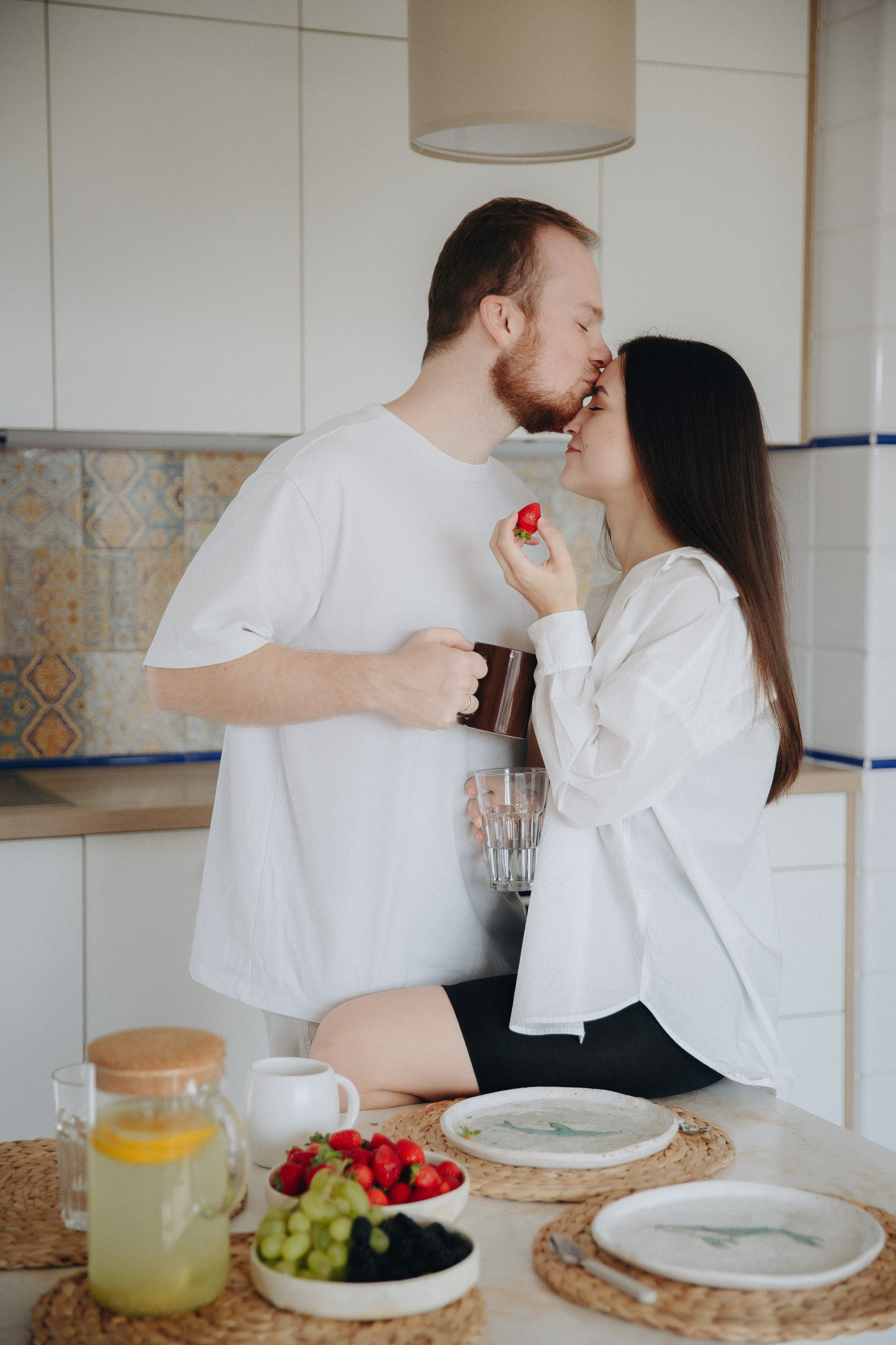 Anna+Andrew | At-home session. Photographer in Los Angeles. Julia Ishmuratova