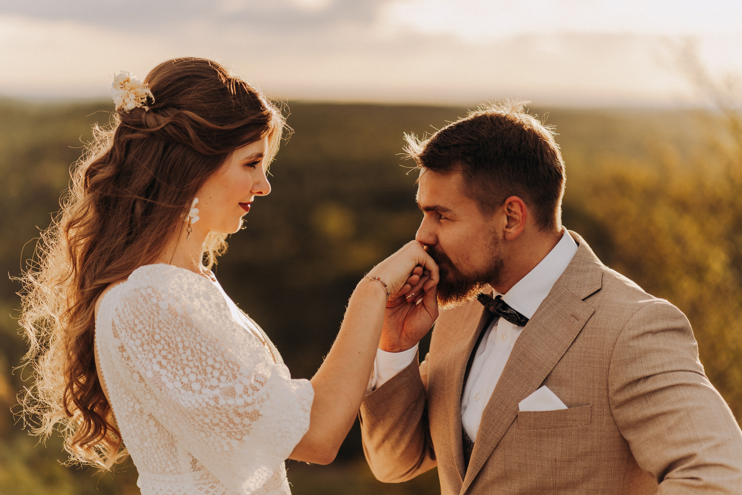 Plener ślubny bez pozowania – emocje i bliskość