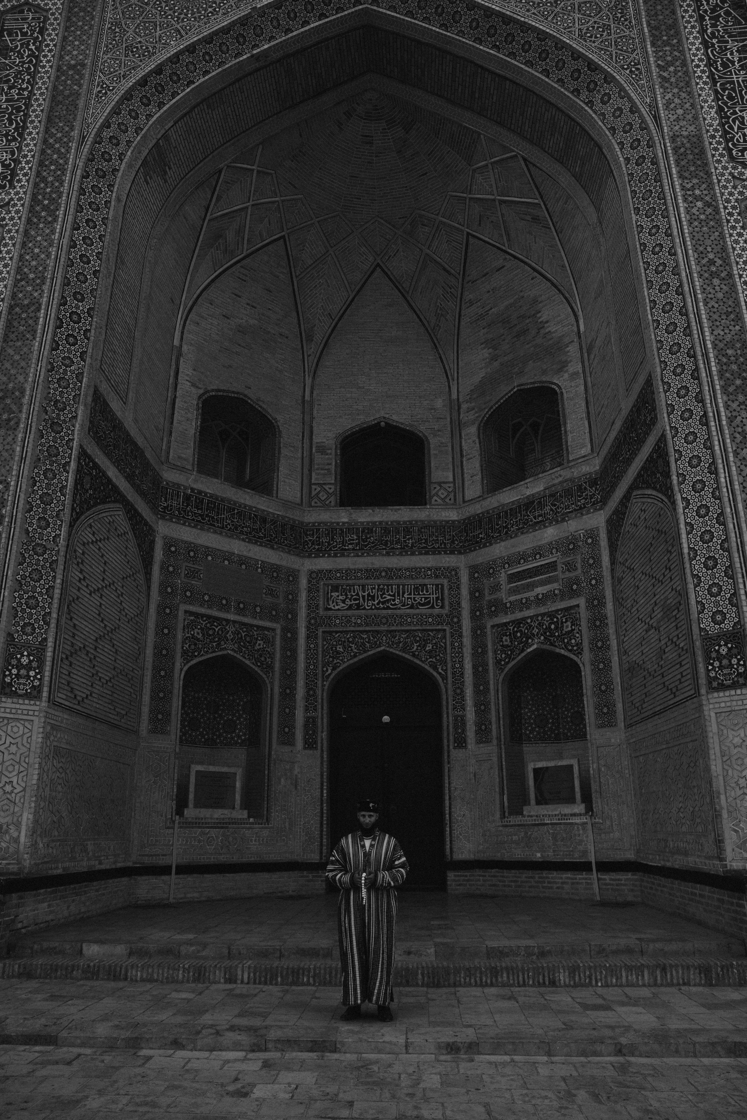 Exclusive men’s photoshoot in Bukhara. Photographer in Uzbekistan and Samarkand Djasur Marupov