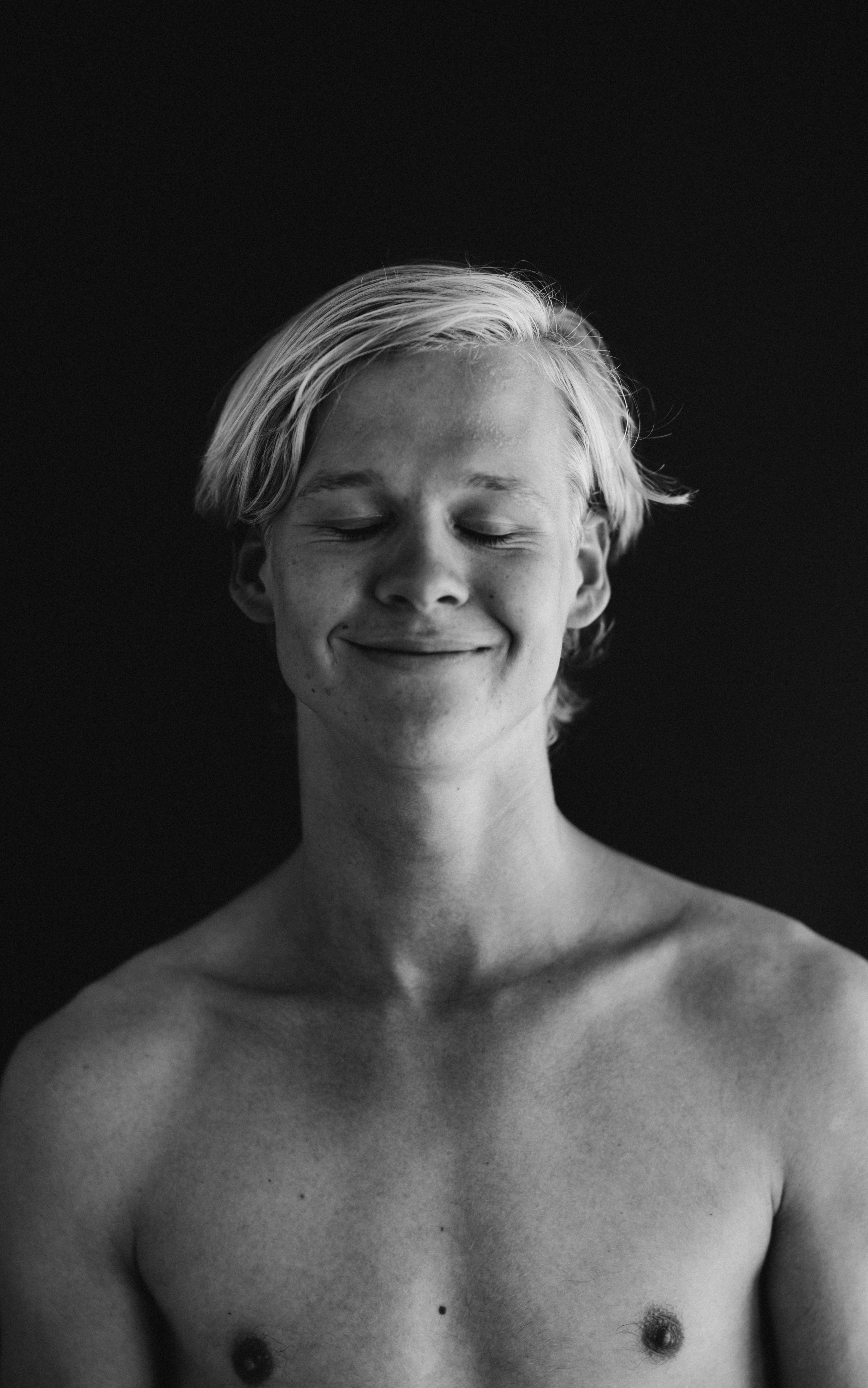DANCERS. Victoria Olonen – Cinematic Portrait Artist | Helsinki & Europe