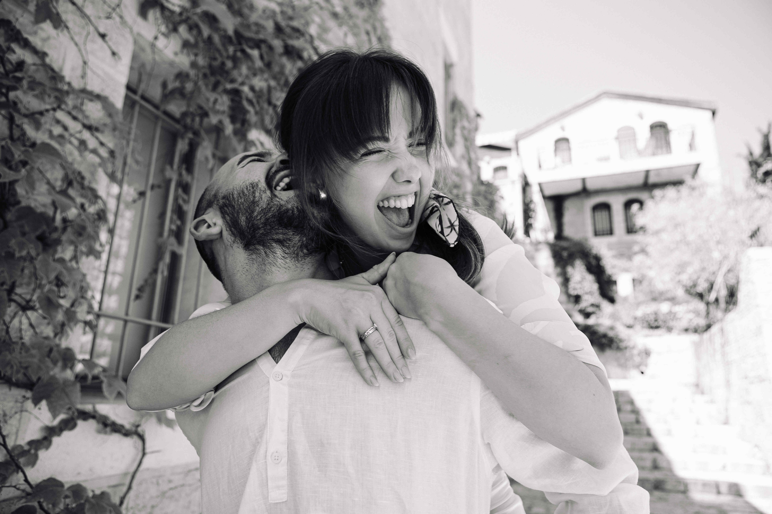 A MONTH AFTER THE WEDDING (morning). PHOTOGRAPHER IN ISRAEL