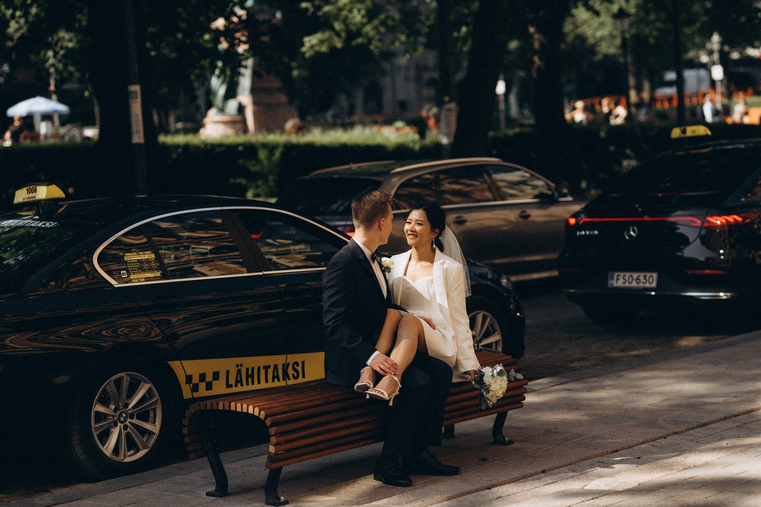 City wedding. Wedding and portrait photographer in Helsinki Vickan O