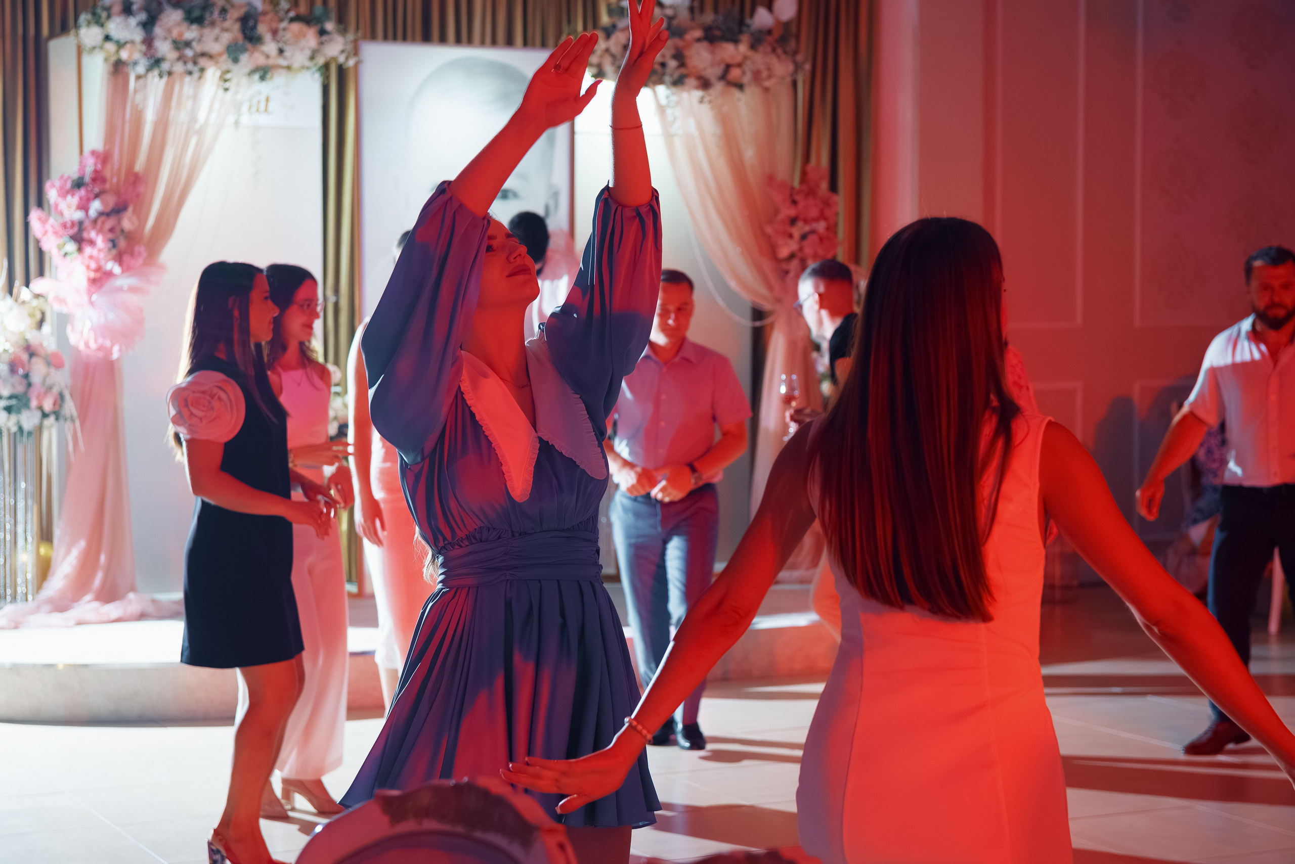 Съемка кресбин организация и проведение торжеств. Zauglom — креативная продакшн-компания полного цикла