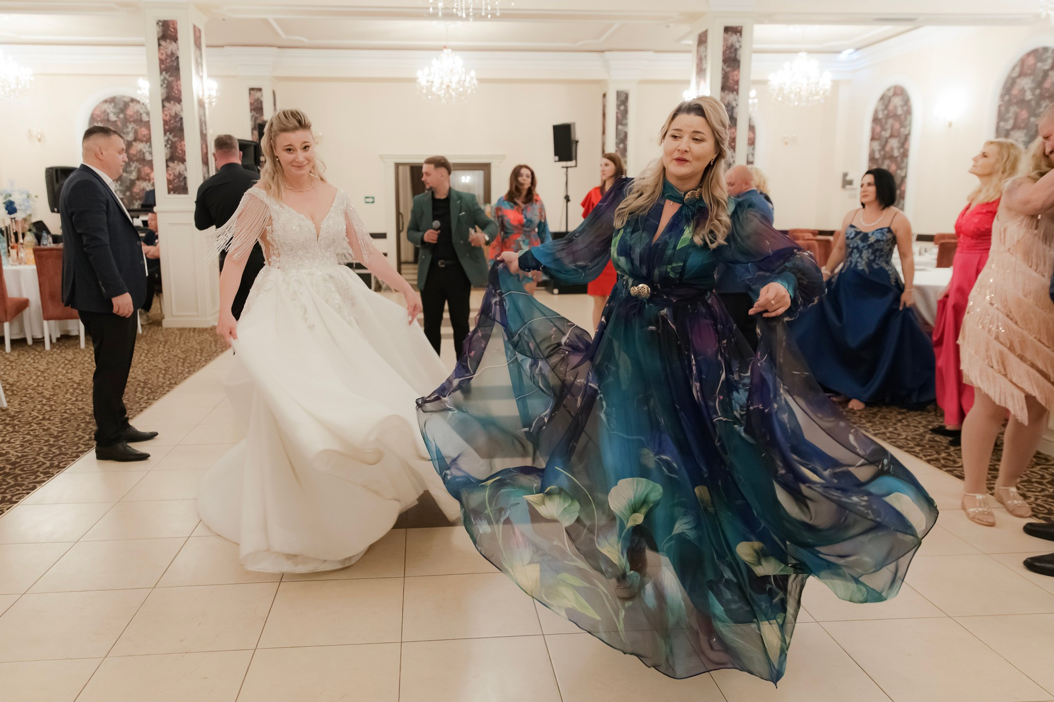 Mihai & Oana. Servicii foto-video profesionale, pentru momente de neuitat