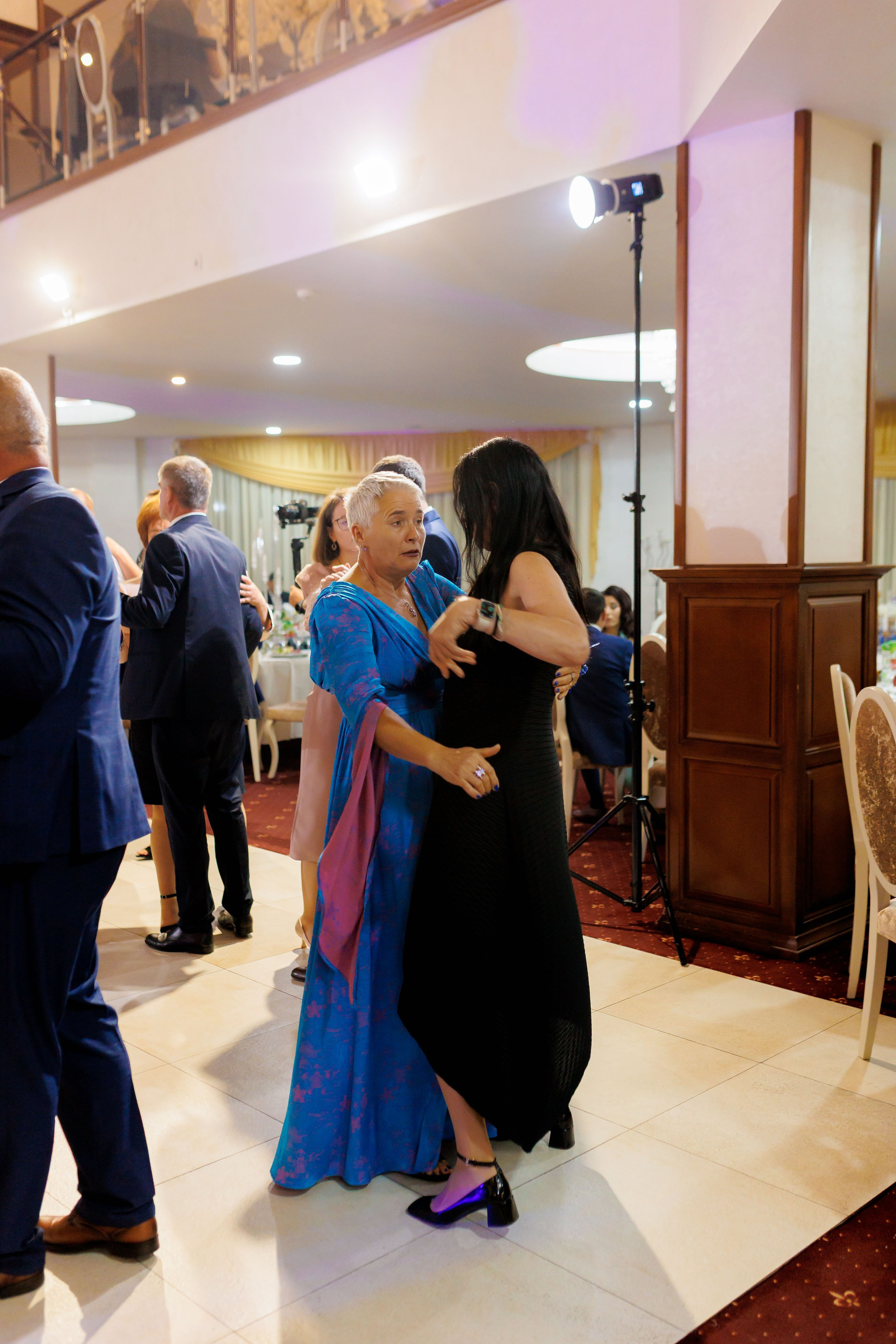 Loredana & Emilian – Ziua Nunții | Videografie - fotografie Botez Suceava, Iași, Botoșani. Servicii foto-video profesionale, pentru momente de neuitat