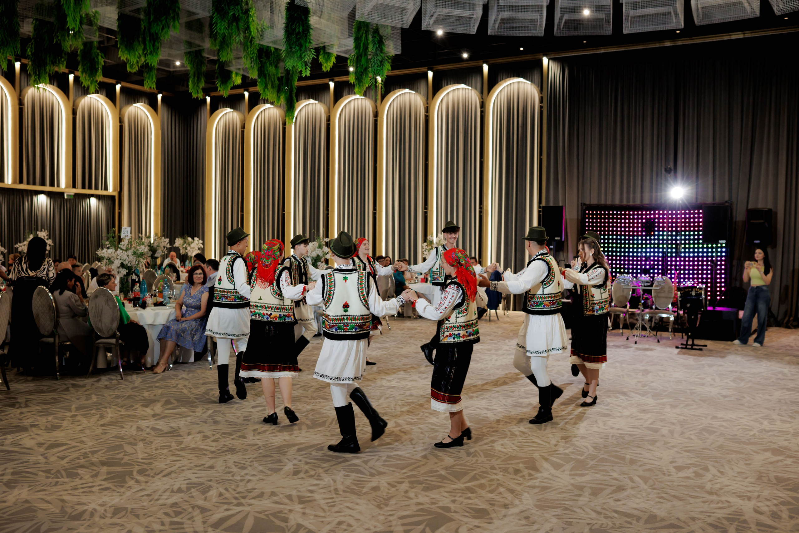 Nunta Nicoleta & Răzvan | Fotografie & Videografie Profesională. Servicii foto-video profesionale, pentru momente de neuitat