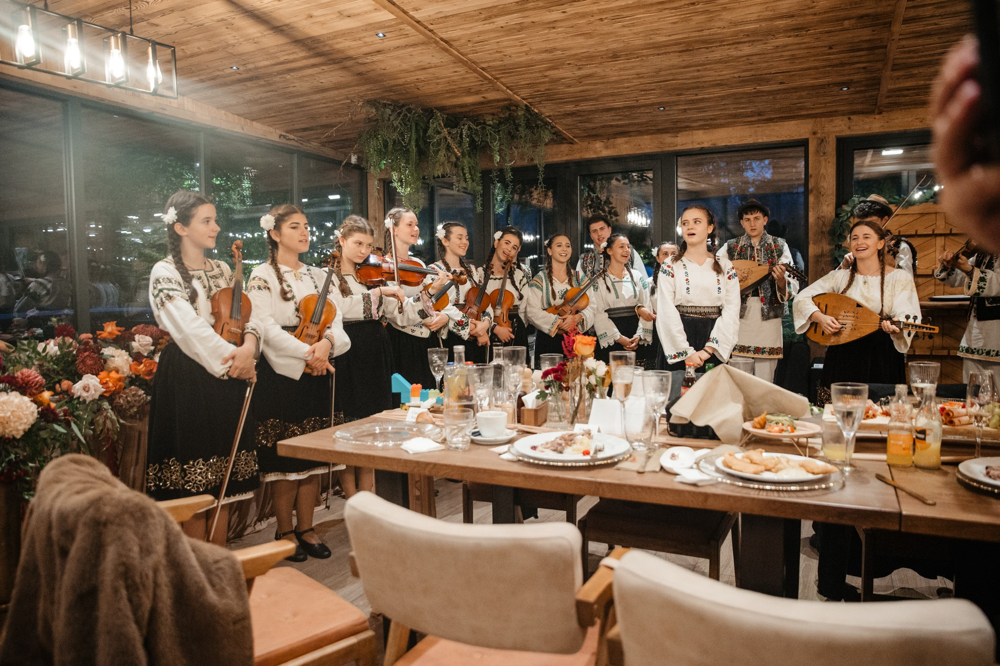 Nunta de Poveste la Sucevița: Cristi și Andreea. Servicii foto-video profesionale, pentru momente de neuitat