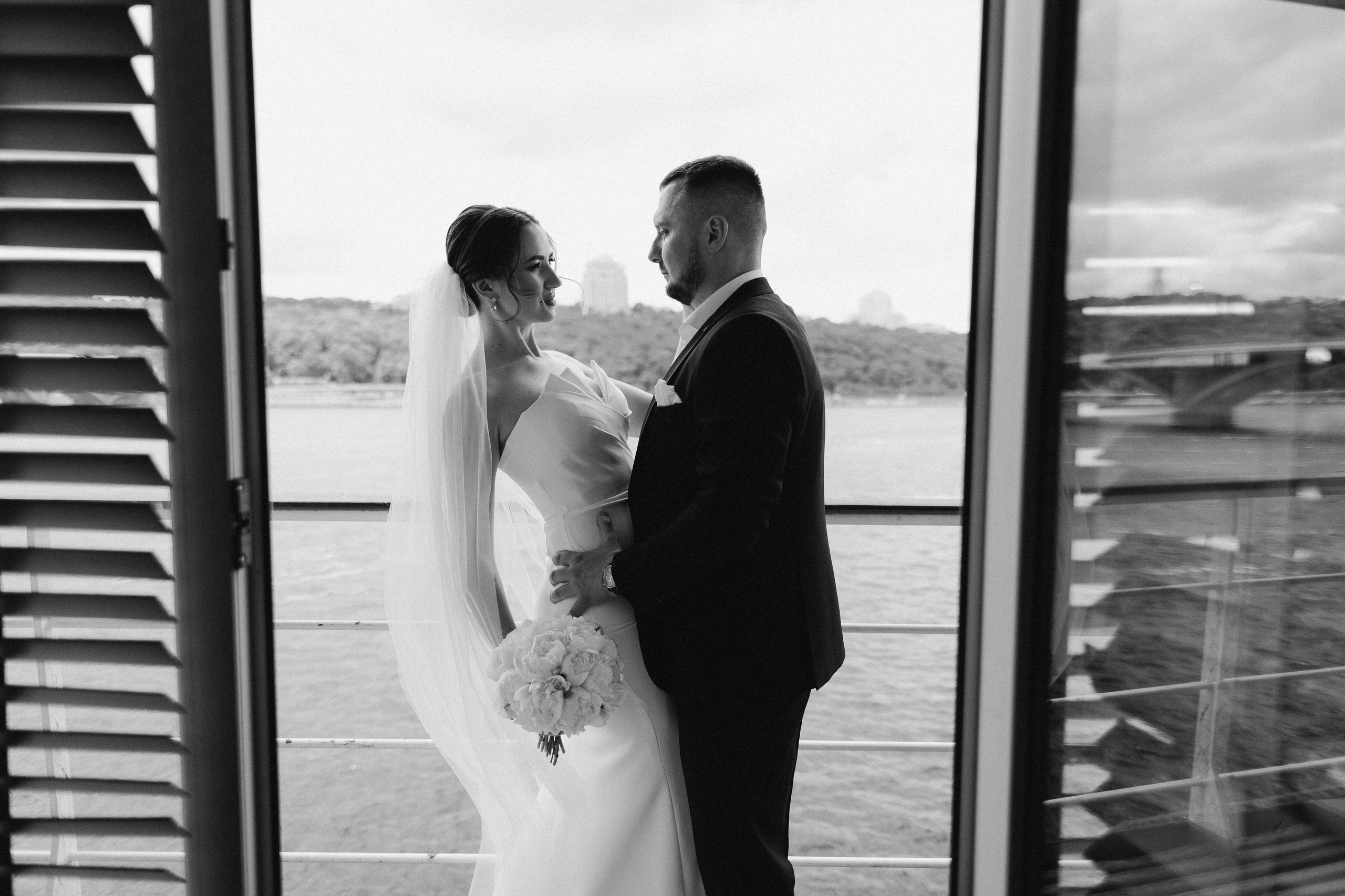 White Wedding. Wedding and Family Photograph